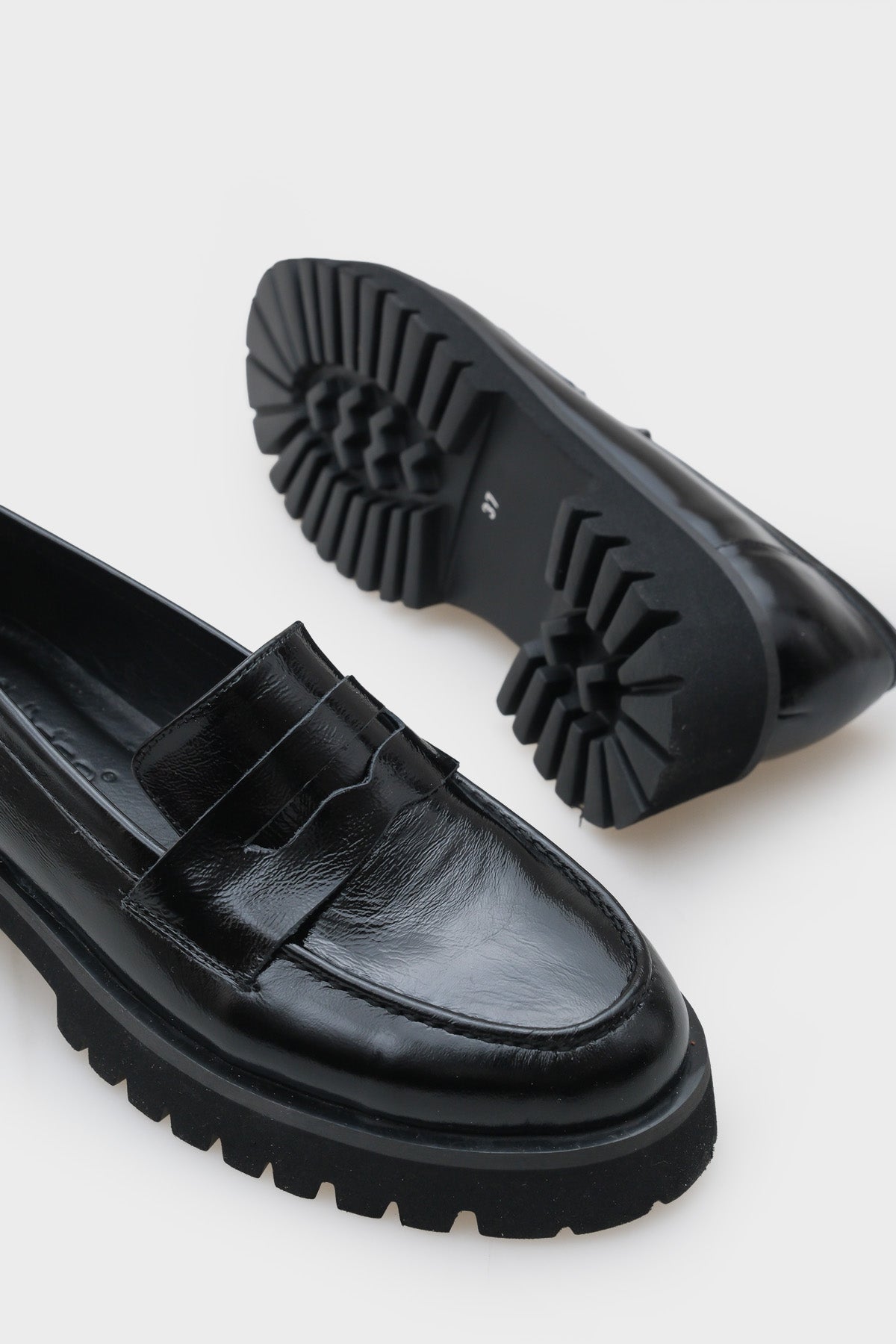 Mantar Tabanlı Deri Kadın Loafer