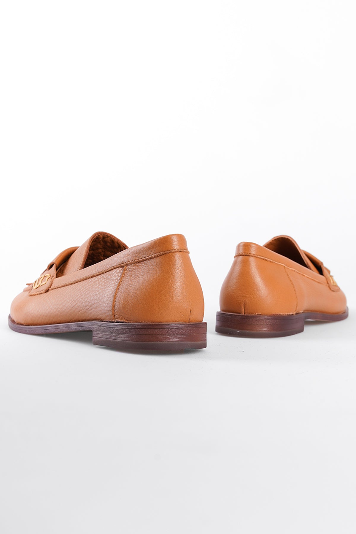 Deri Püsküllü Kadın Loafer