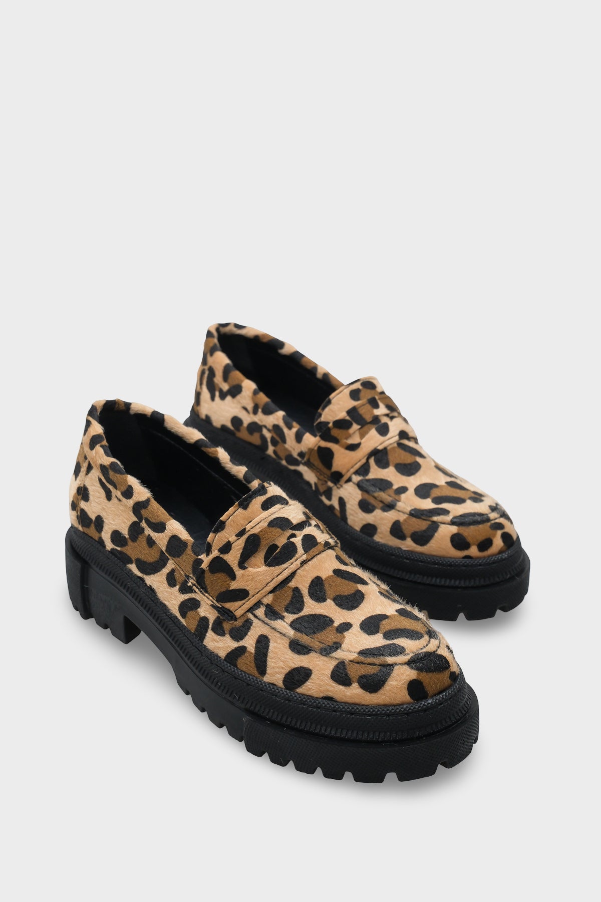 Fania Oval Burunlu Trak Tabanlı Rugan Kadın Loafer