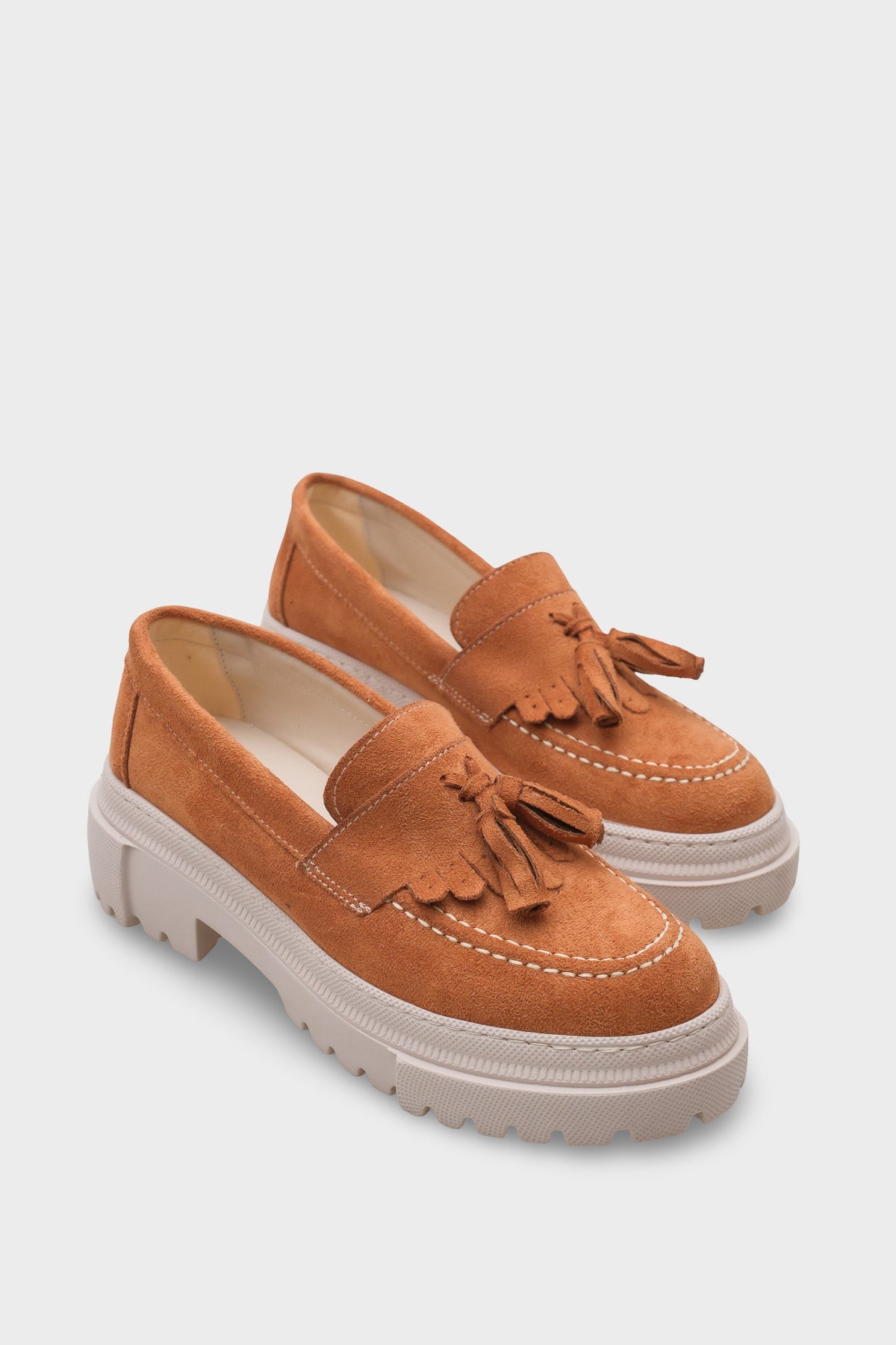 Ashlee Oval Burunlu Püsküllü Trak Tabanlı Süet Kadın Loafer