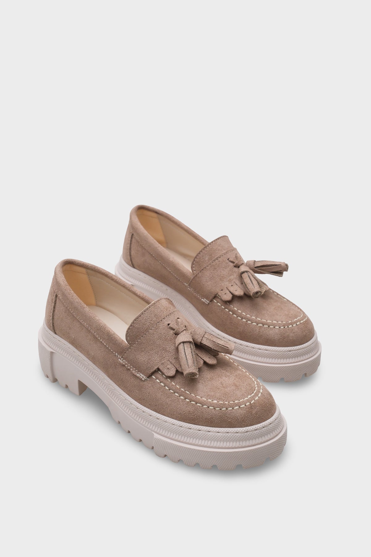 Ashlee Oval Burunlu Püsküllü Trak Tabanlı Süet Kadın Loafer
