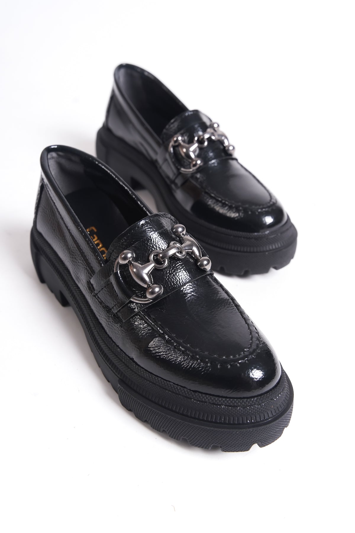 Denni Oval Burunlu Metal Tokalı Trak Tabanlı Kadın Loafer