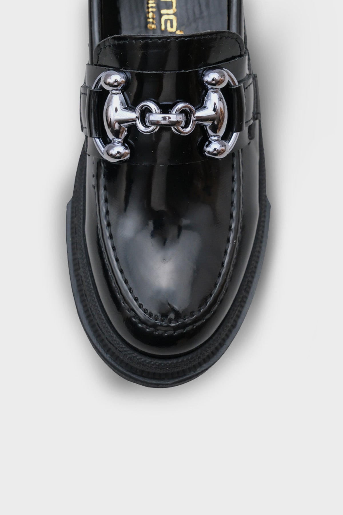 Denni Oval Burunlu Metal Tokalı Trak Tabanlı Kadın Loafer