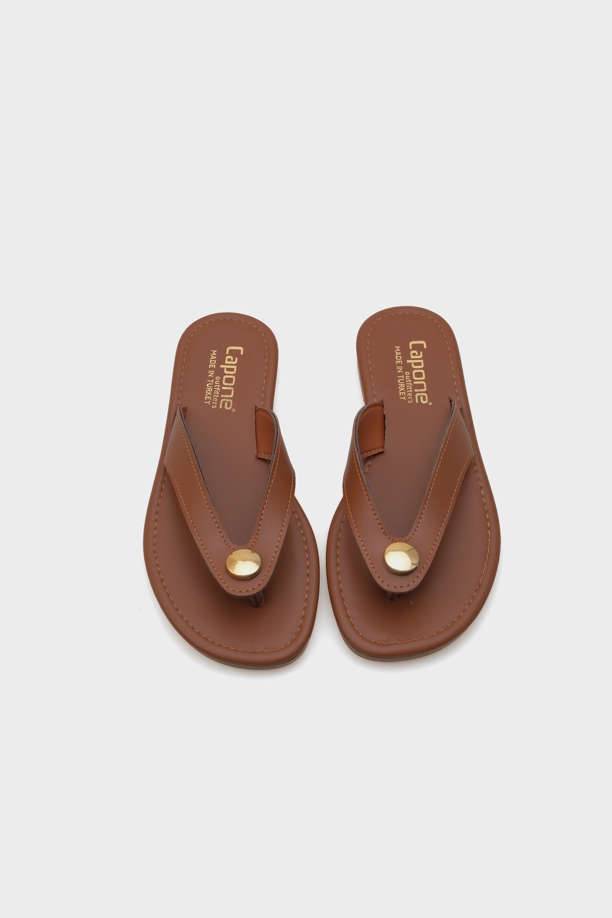 Kassey Parmak Arası Düz Topuklu Metal Aksesuarlı Yuvarlak Burunlu Kadın Terlik