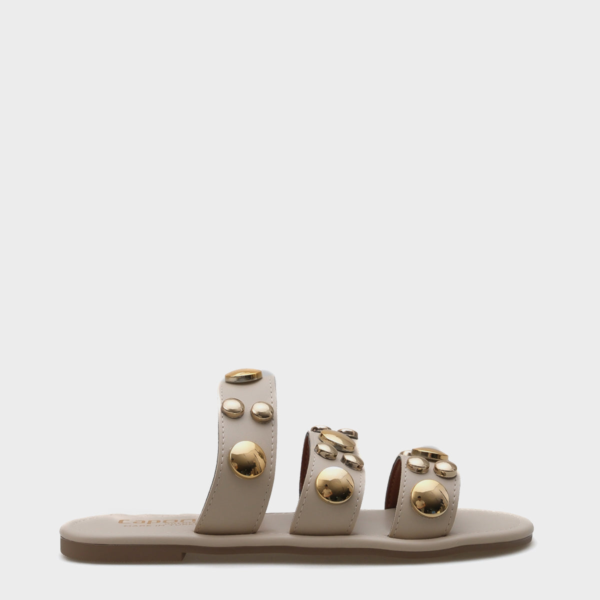 Kate Bantlı Metal Aksesuarlı Düz Topuklu Yuvarlak Burunlu Kadın Terlik