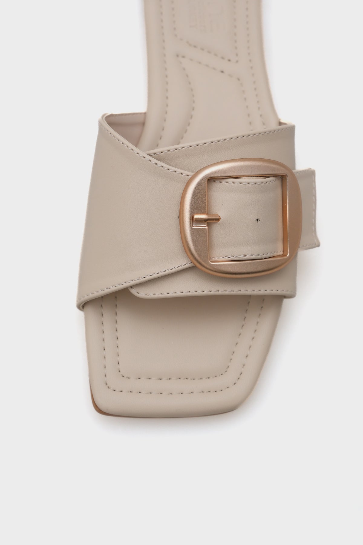 Kathy Metal Tokalı Düz Topuklu Küt Burunlu Kadın Terlik