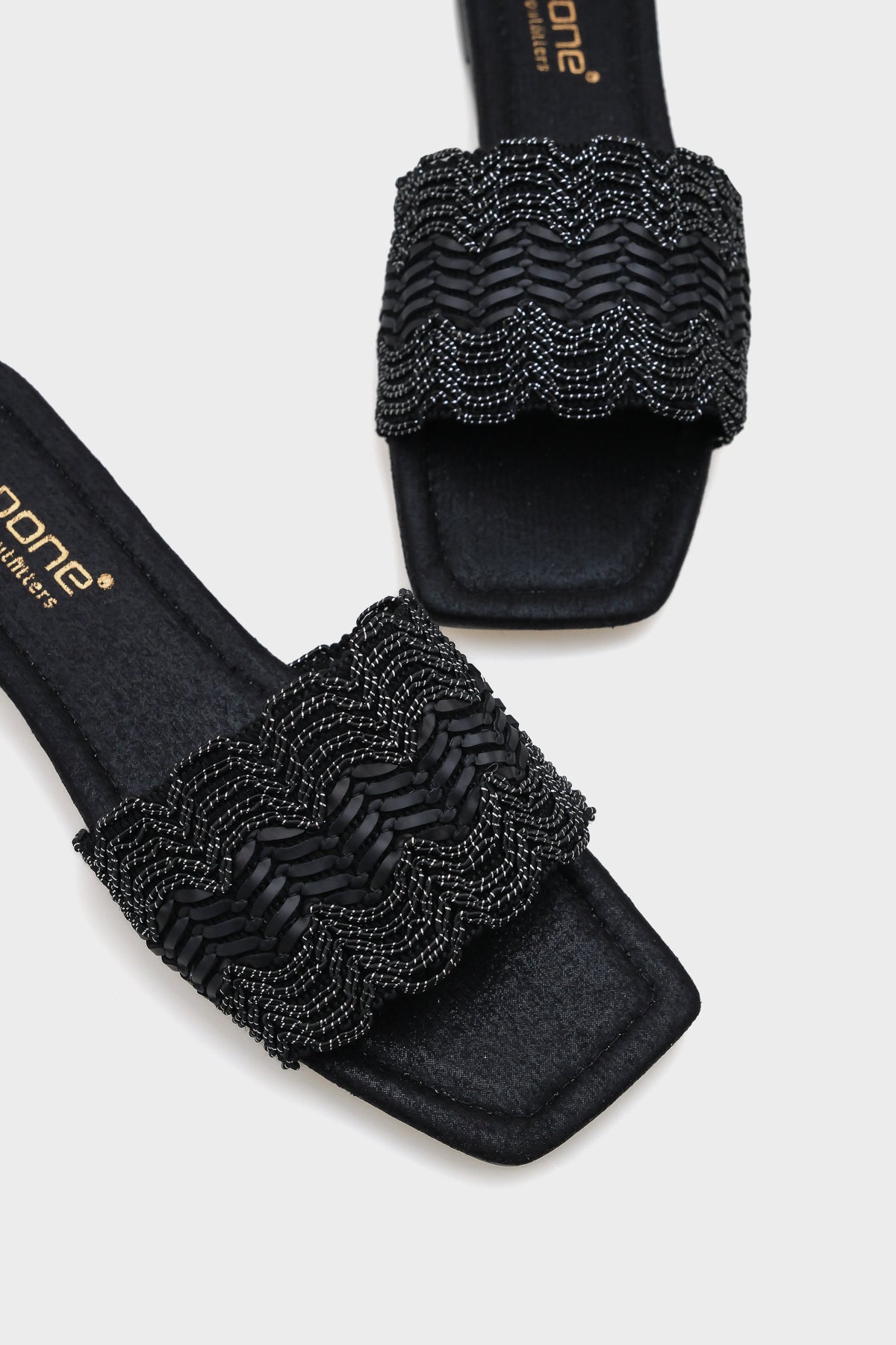 Katya Düz Topuklu Parlak Küt Burunlu Kadın Terlik