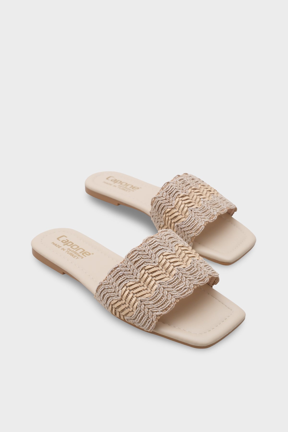 Katya Düz Topuklu Parlak Küt Burunlu Kadın Terlik