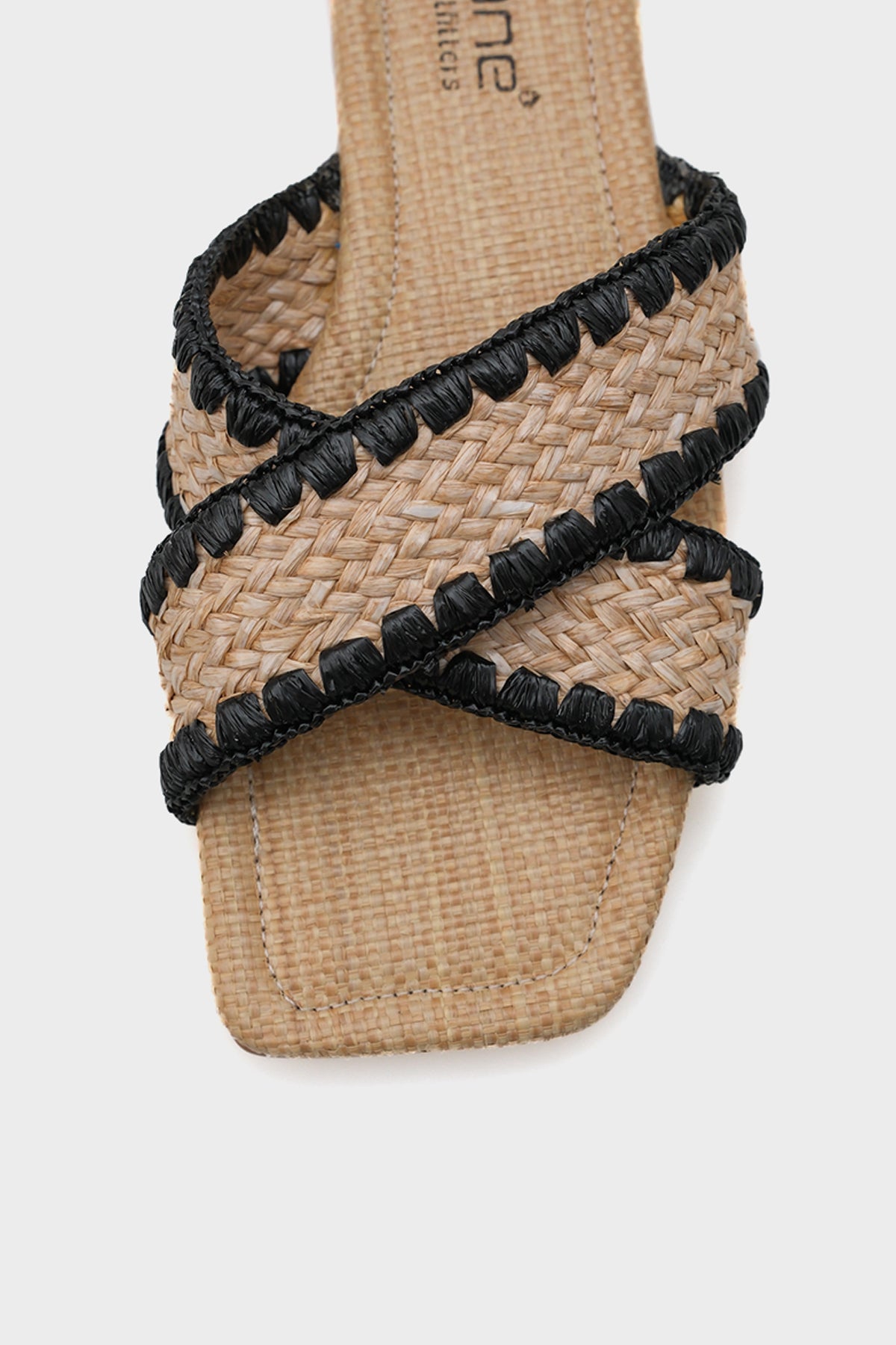 Kiley Düz Topuklu Hasır Küt Burunlu Çapraz Bantlı Kadın Terlik