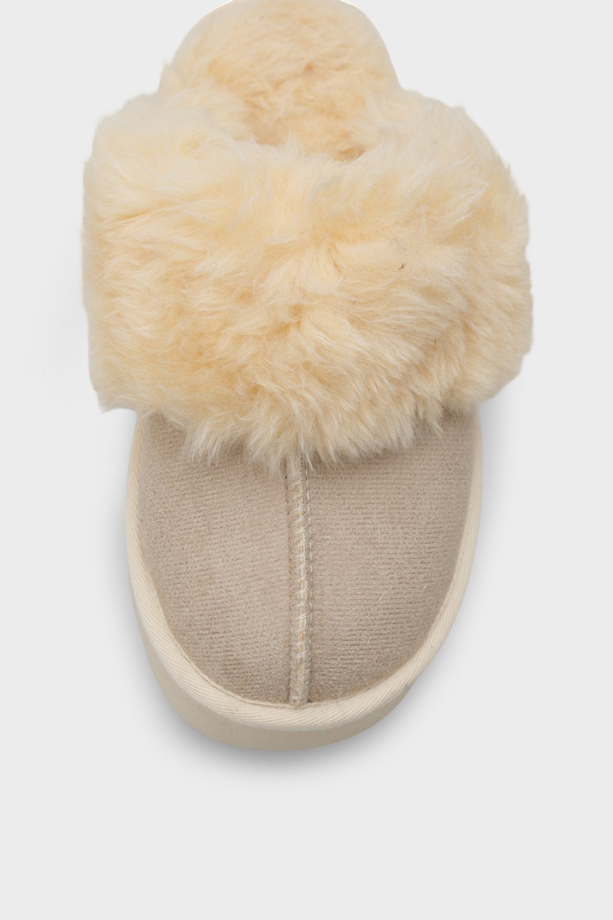 Florri Tüylü Burnu Kapalı Kadın Terlik