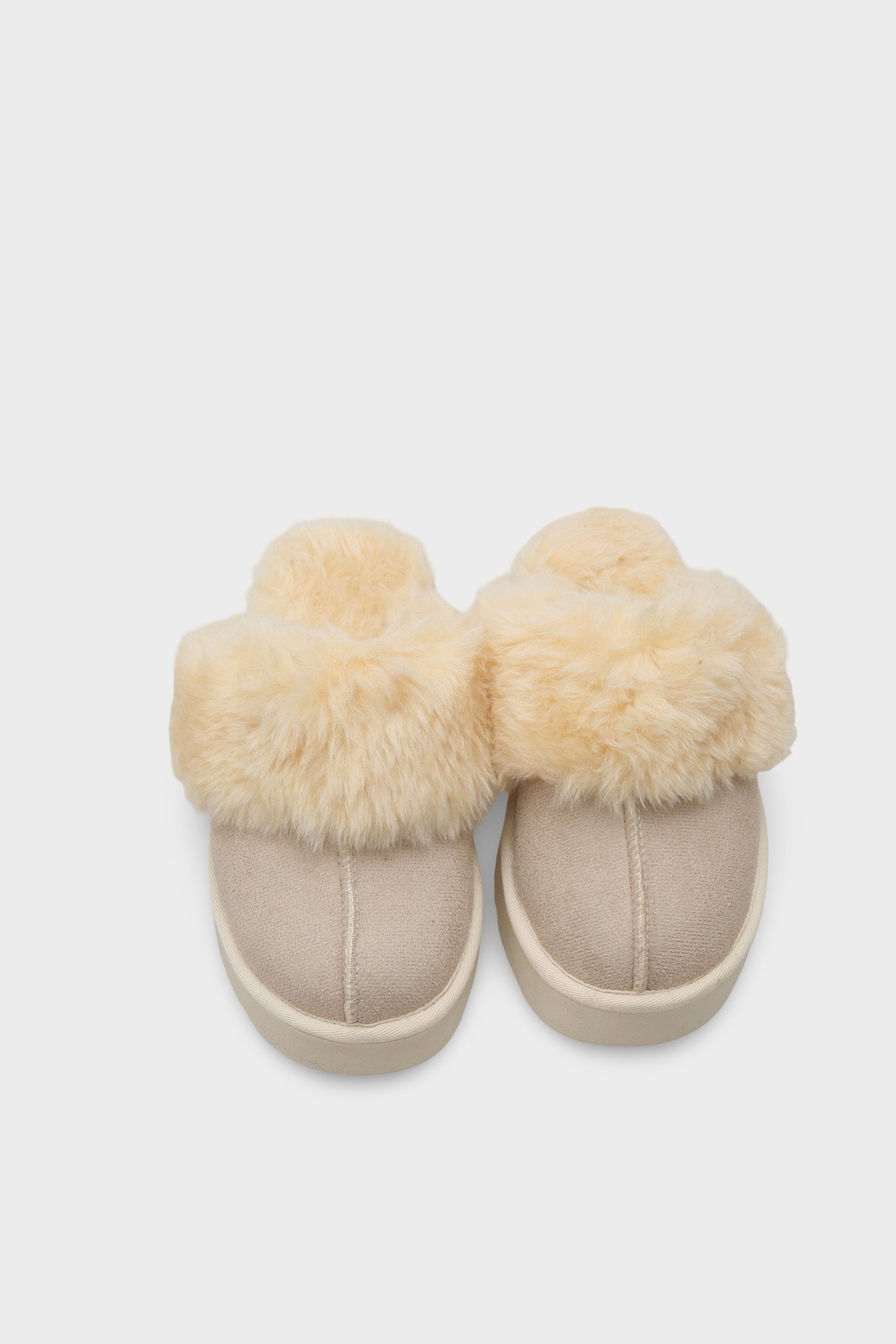 Florri Tüylü Burnu Kapalı Kadın Terlik