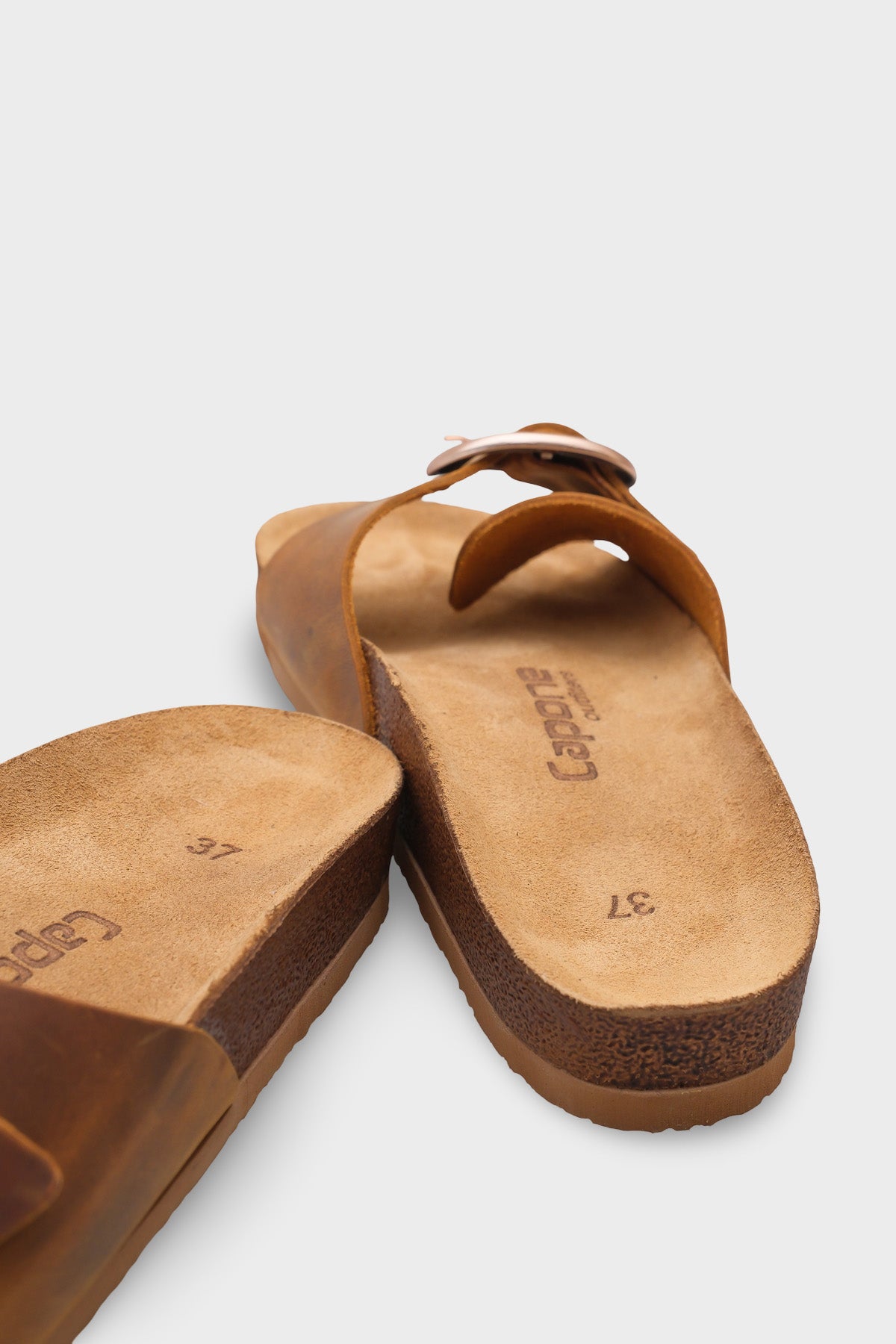 Lee Büyük Tokalı Anatomik Mantar Tabanlı Deri Terlik