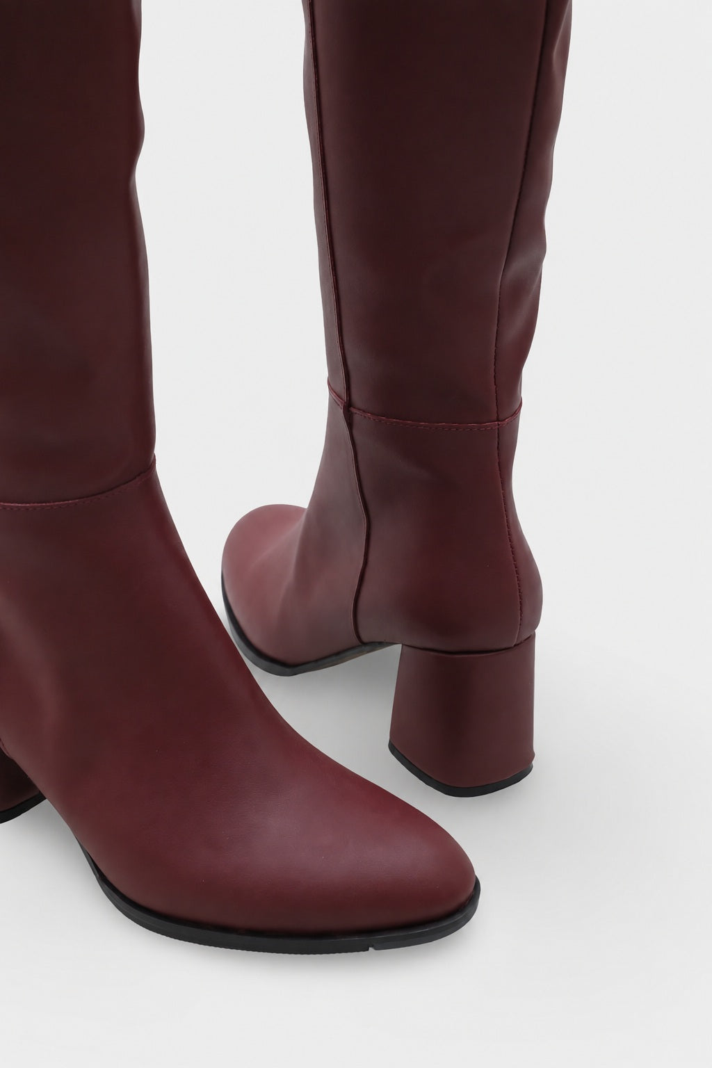 Cathrine Oval Burunlu Yandan Fermuarlı Topuklu Kadın Çizme