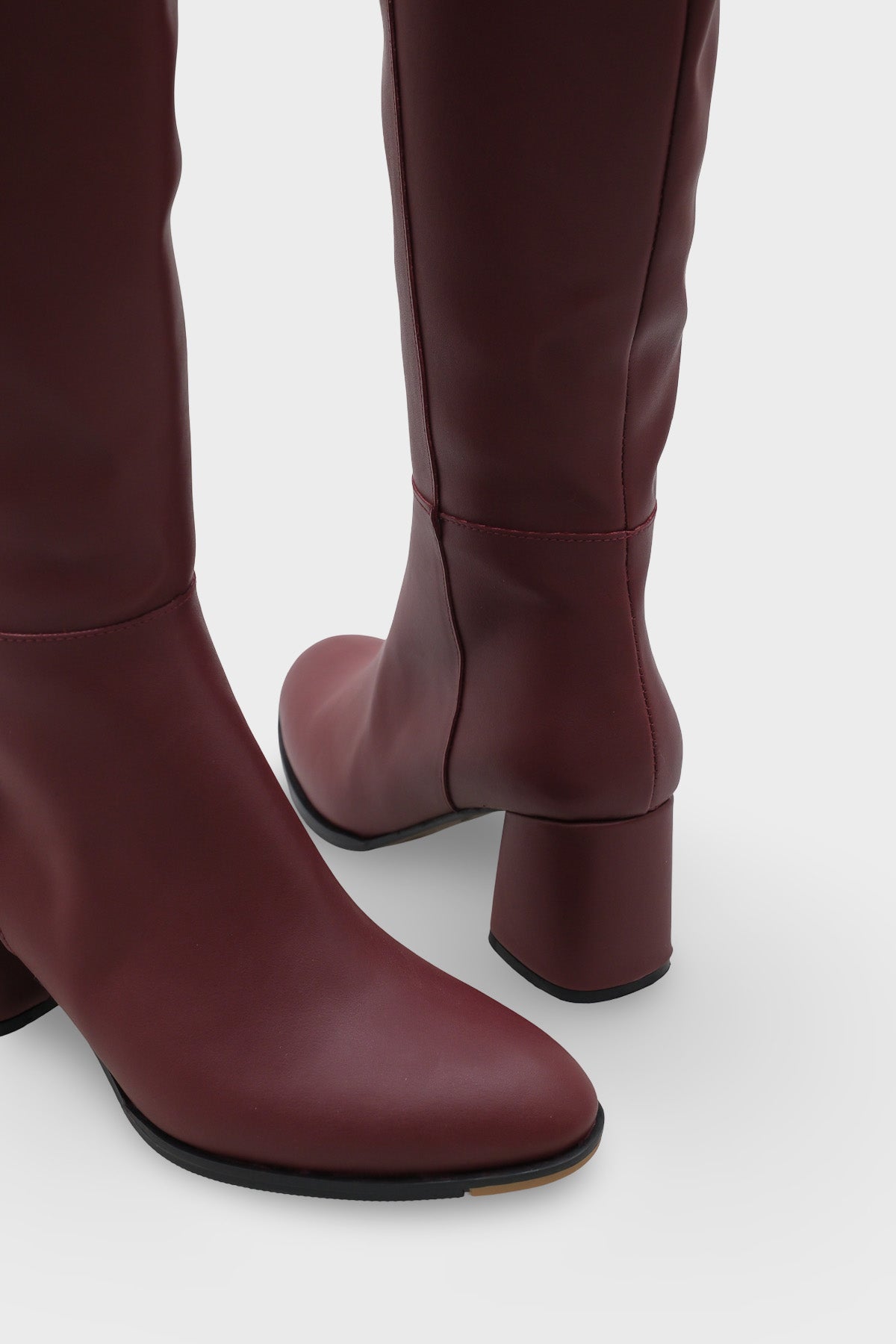 Cathrine Oval Burunlu Yandan Fermuarlı Topuklu Kadın Çizme
