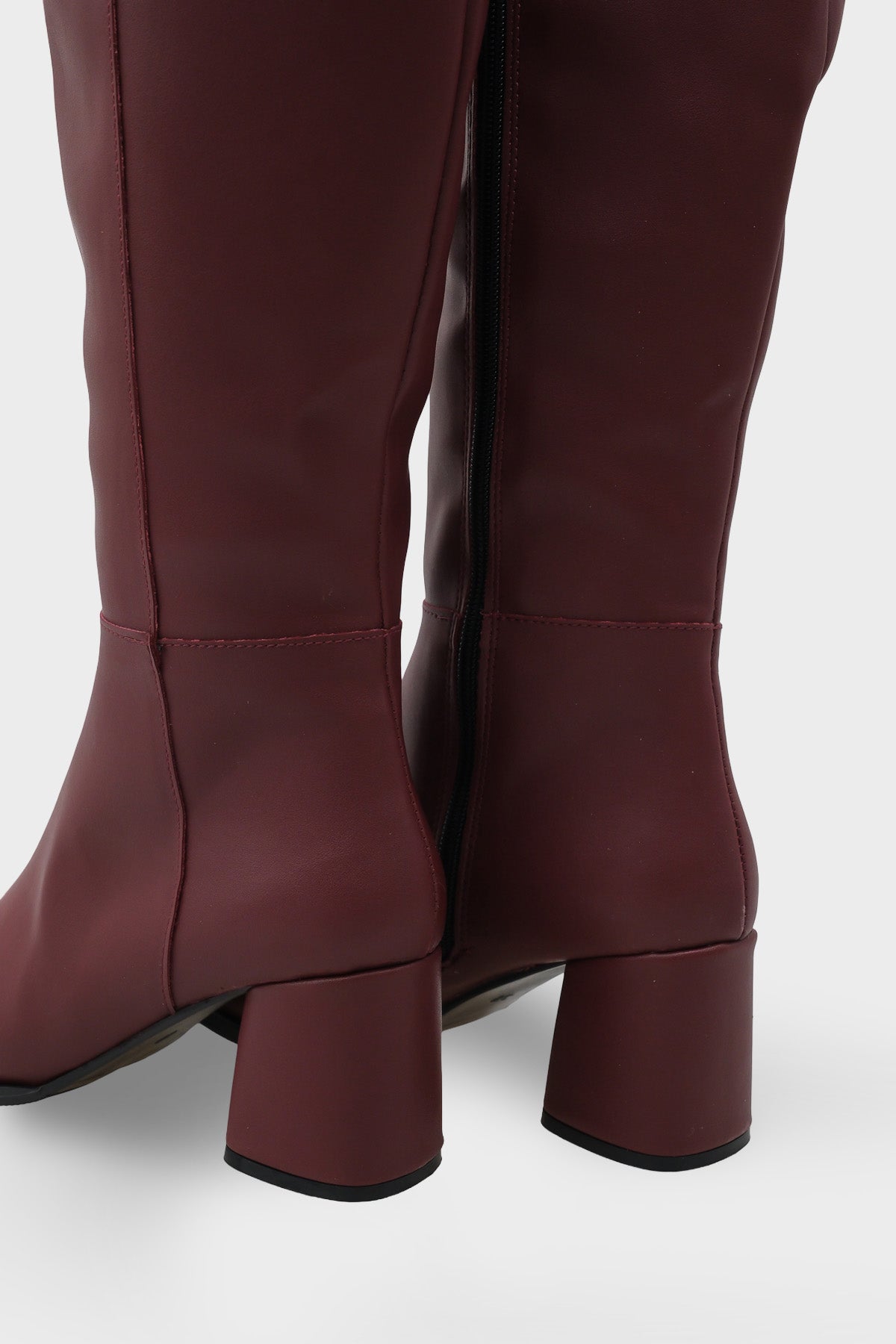 Cathrine Oval Burunlu Yandan Fermuarlı Topuklu Kadın Çizme