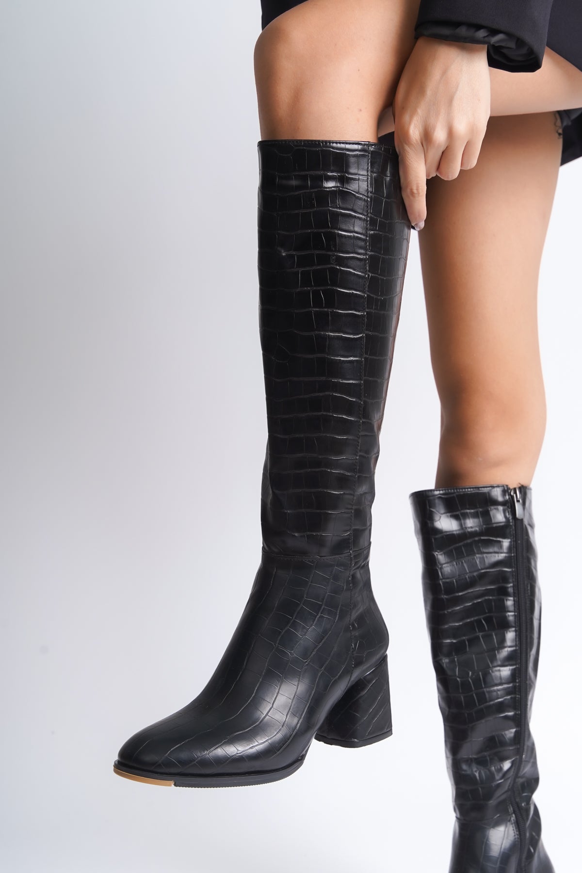 Cathrine Oval Burunlu Yandan Fermuarlı Topuklu Kadın Çizme