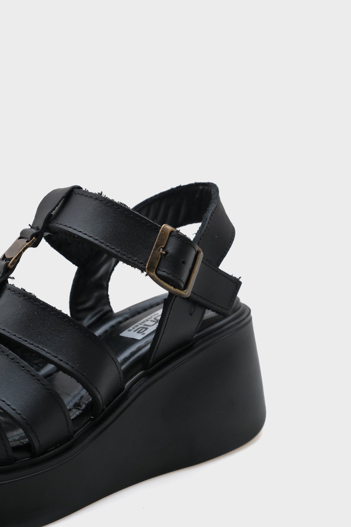 Sofia Dolgu Topuklu Hakiki Deri Bantlı Konfor Kadın Sandalet