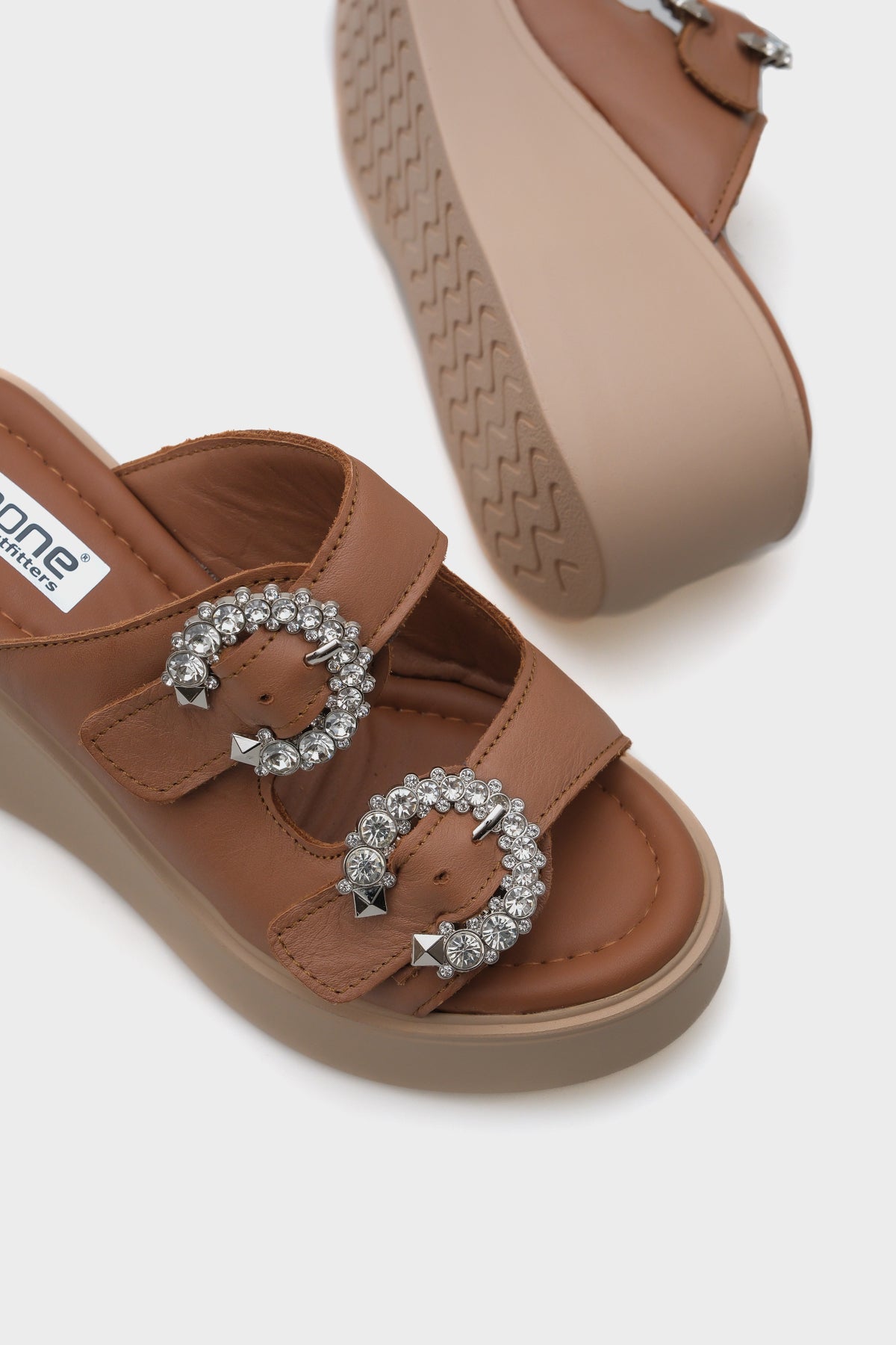 Charm Hakiki Deri Dolgu Topuklu Taşlı Çift Bantlı Konfor Kadın Terlik