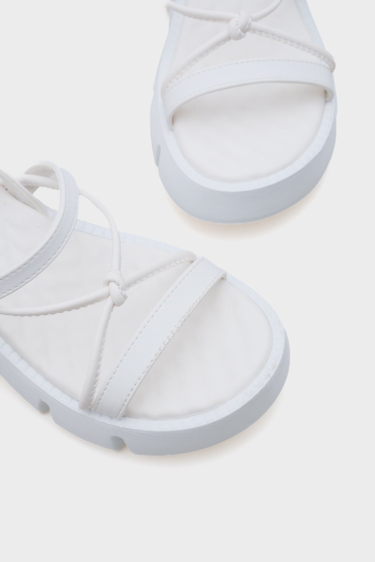 Amy Kalın Tabanlı Bilekten Bantlı Konfor Tabanlı Kadın Sandalet