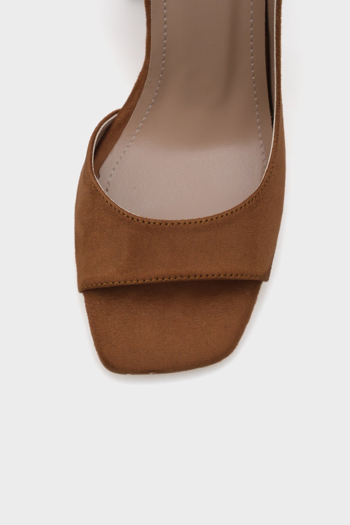 Clara Küt Burunlu Orta Topuklu Kadın Sandalet