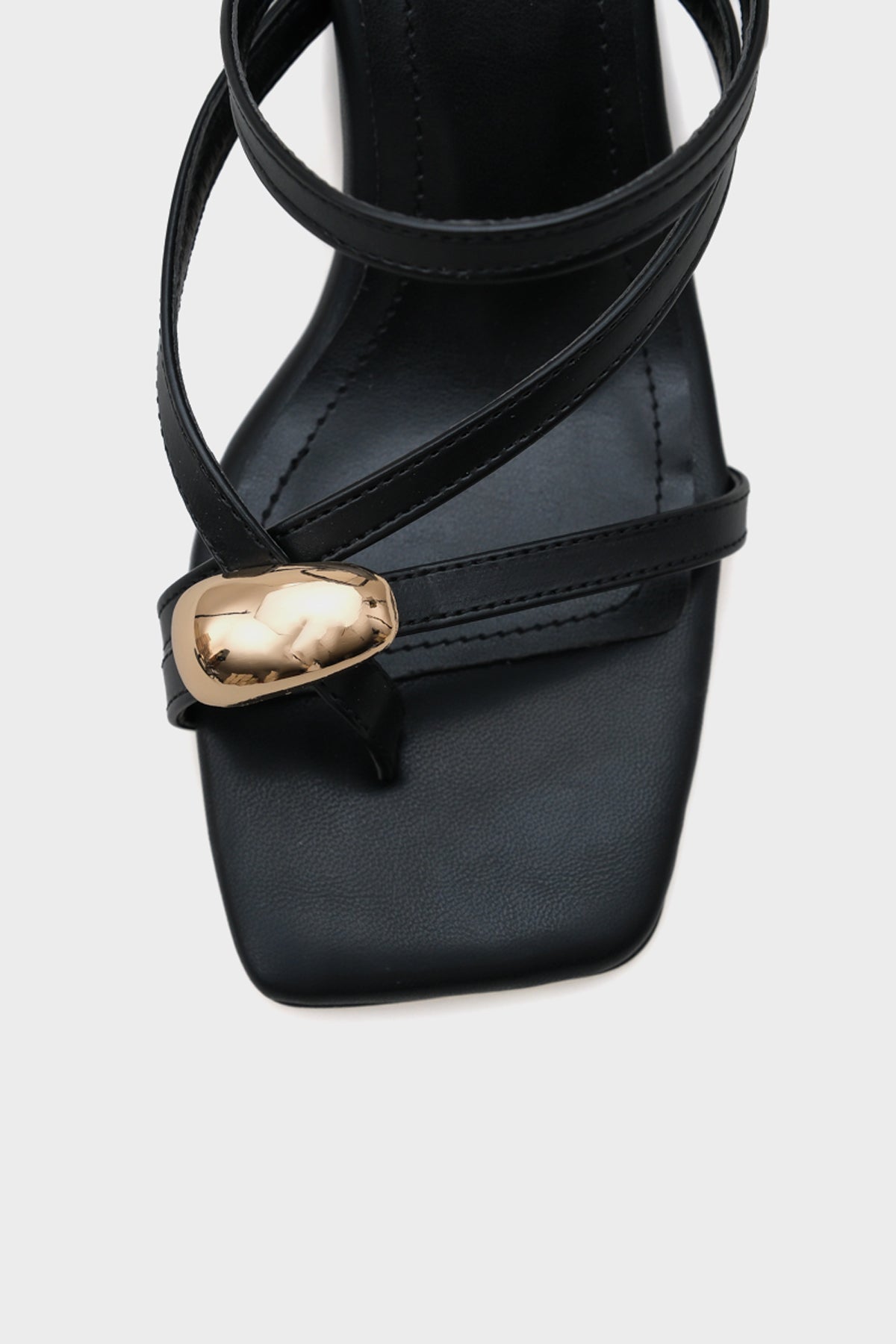 Leona Küt Burunlu Topuklu Parmak Arası Kadın Terlik