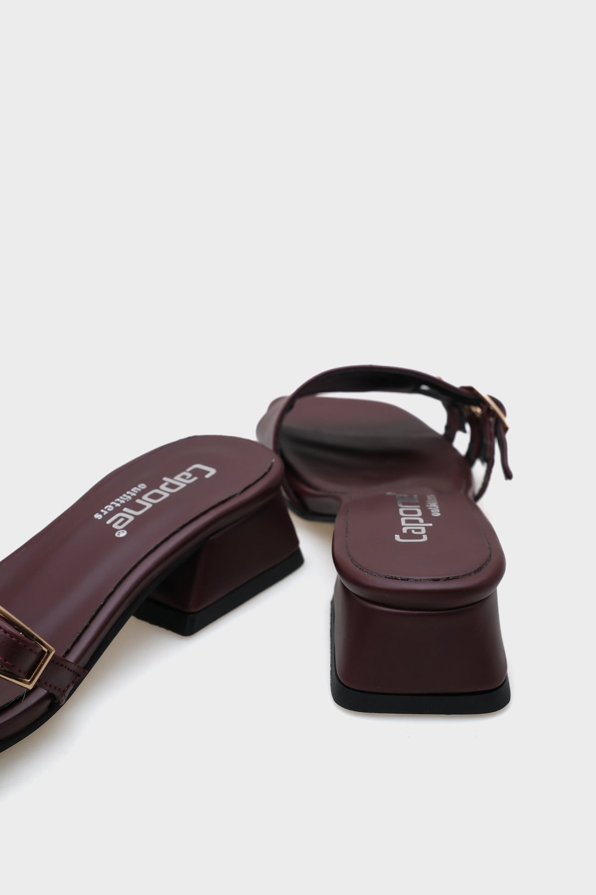 Lesley Kısa Topuklu Küt Burunlu Tokalı Kadın Terlik