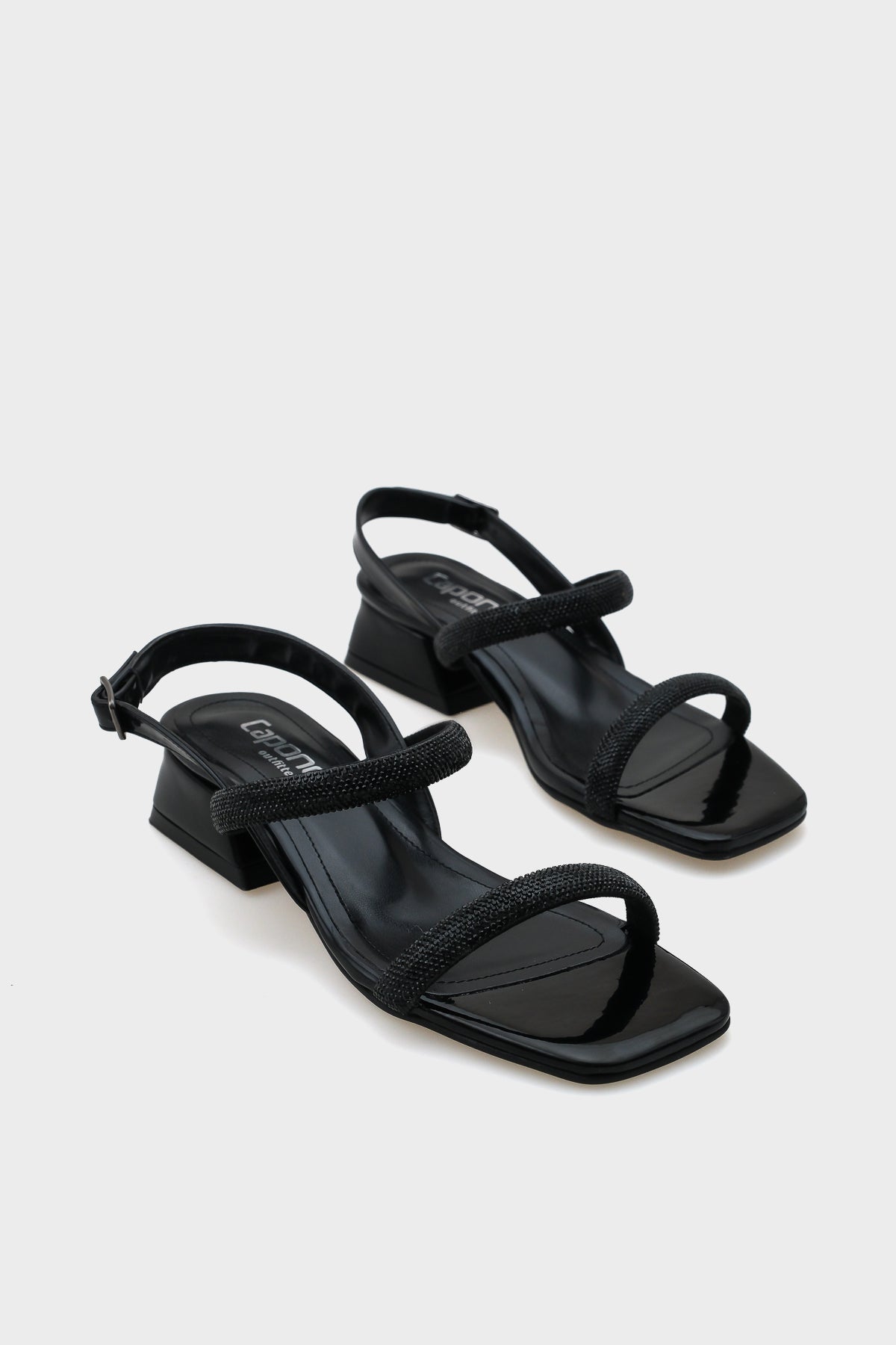 Coral Küt Burunlu Taşlı Çift Kalın Bantlı Kısa Topuklu Rugan Kadın Sandalet