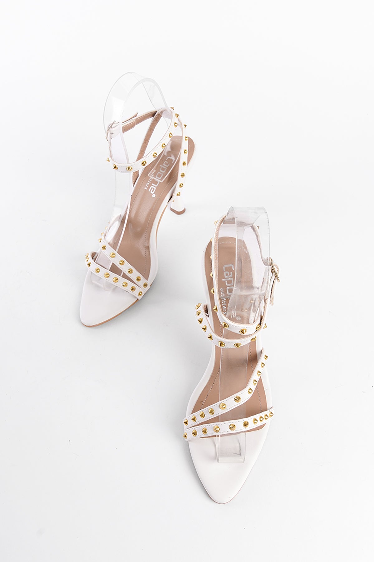Sivri Burunlu Metal Aksesuarlı Çift Bantlı Yüksek Topuklu Kadın Sandalet
