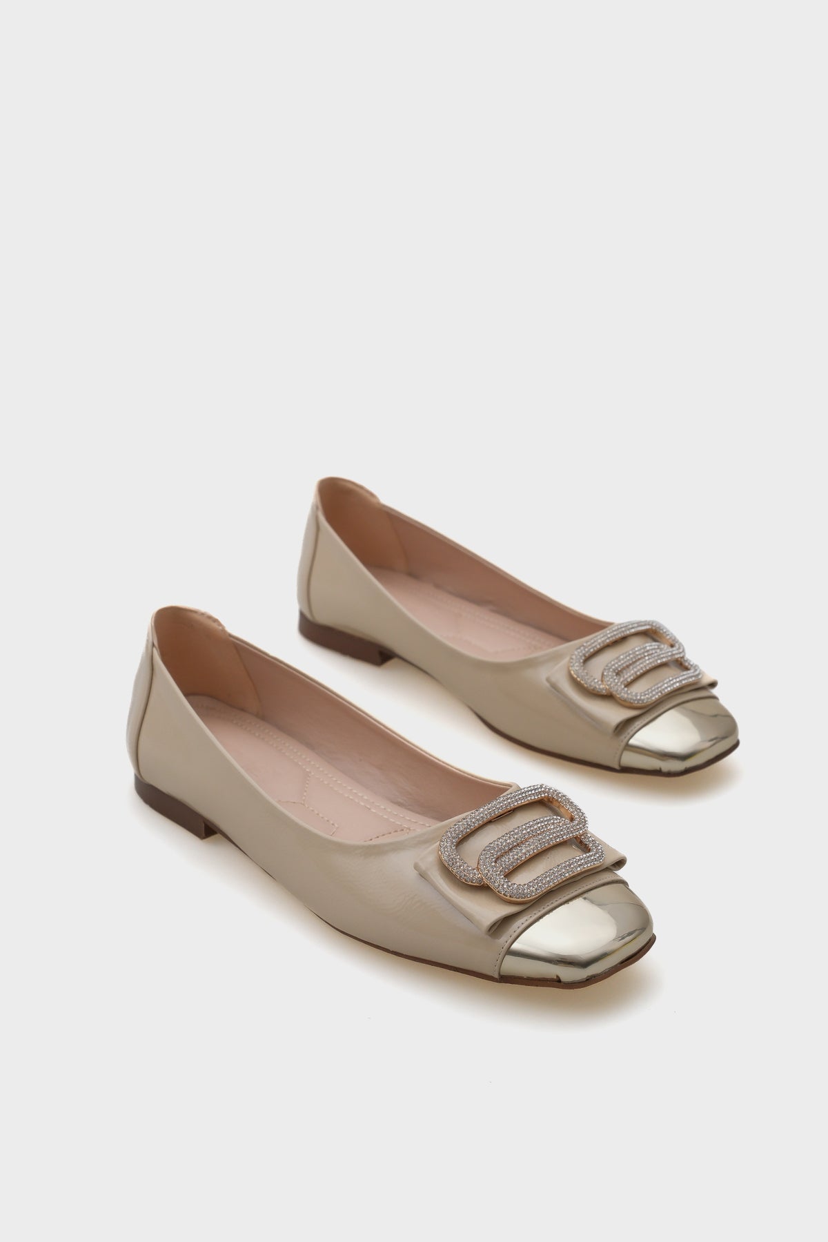 Adina Küt Burunlu Aynalı Taşlı Tokalı Kadın Babet