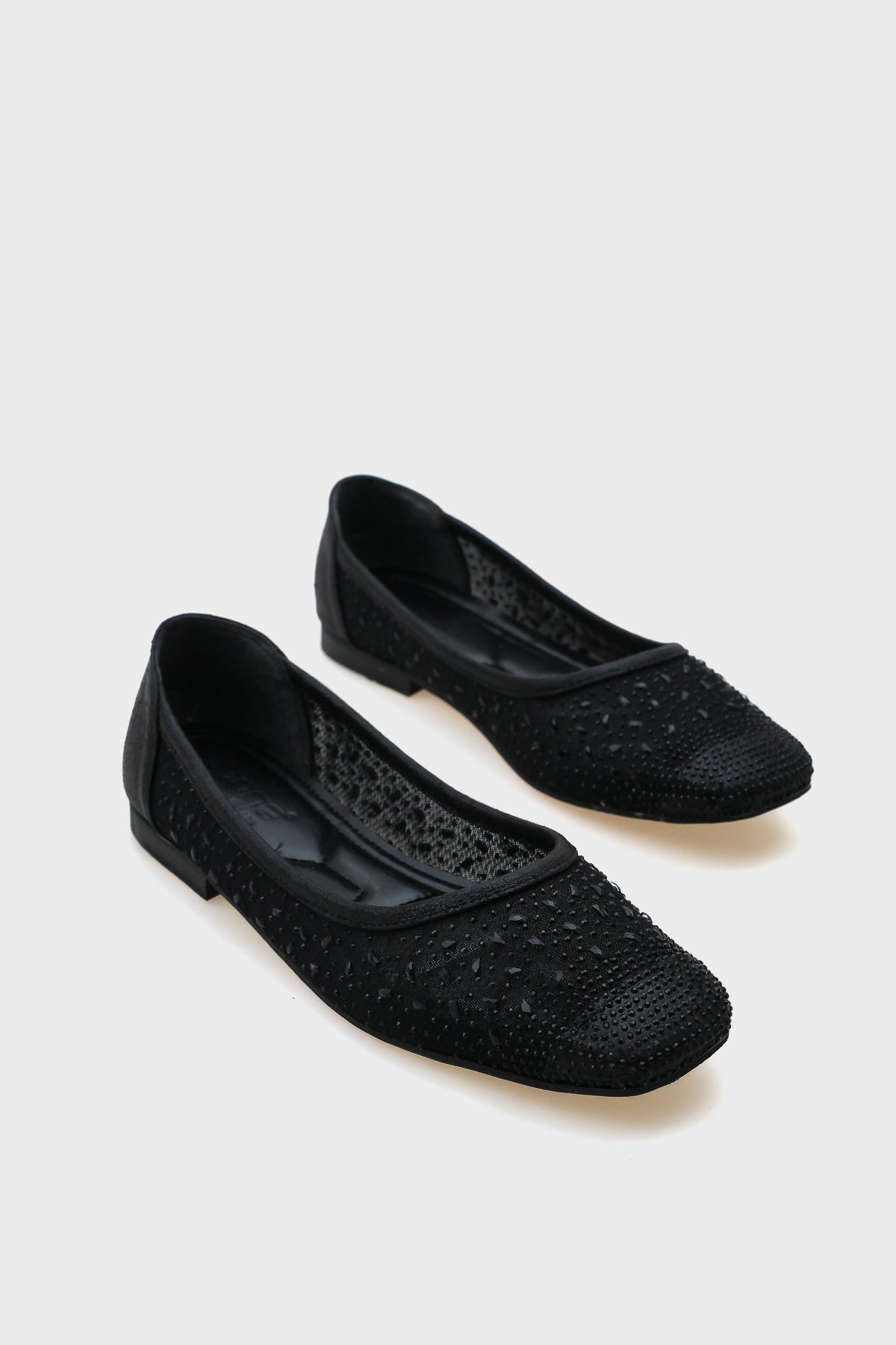 Adore Küt Burunlu Taşlı Dantelli Kadın Babet