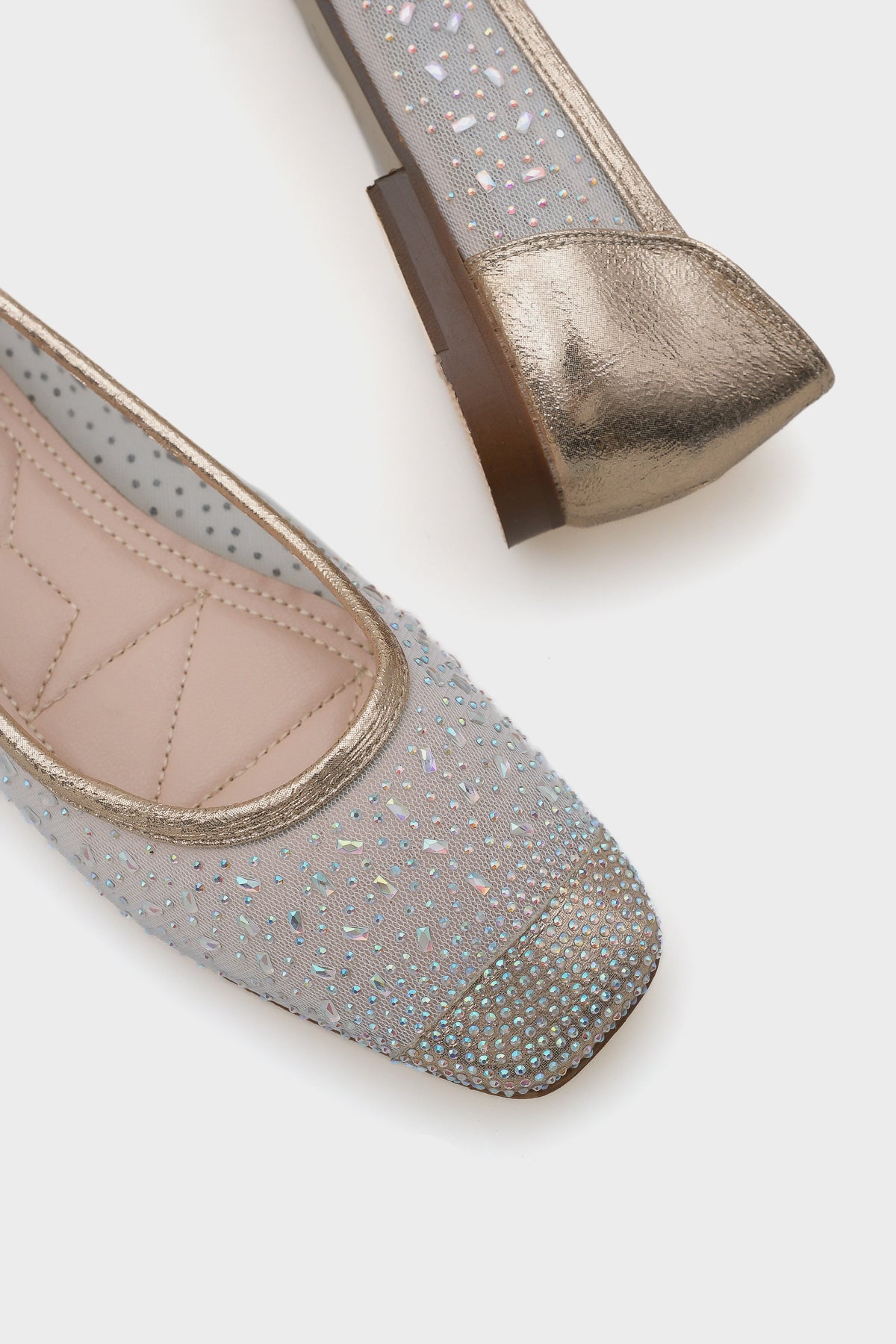 Adore Küt Burunlu Taşlı Dantelli Kadın Babet