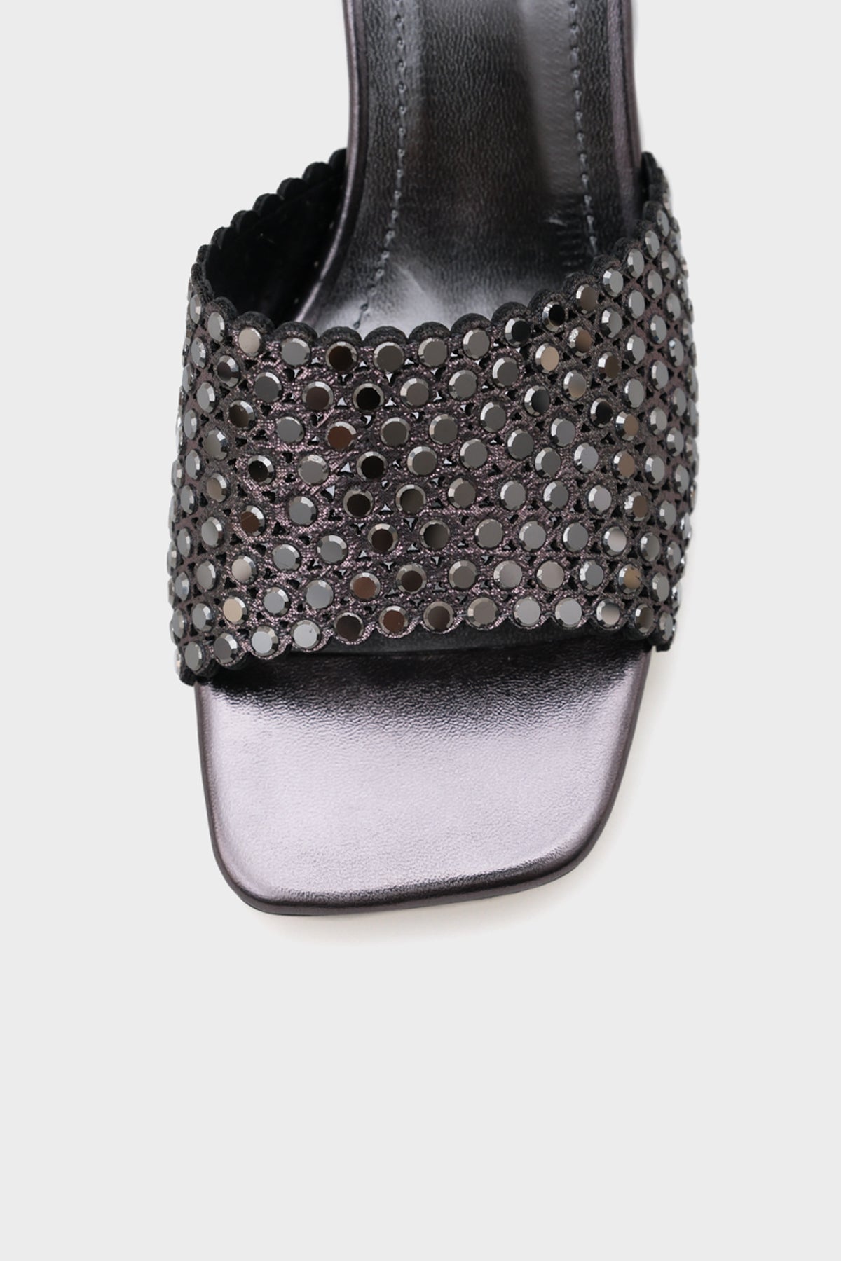 Lora Orta Topuklu Küt Burunlu Taşlı Kadın Terlik