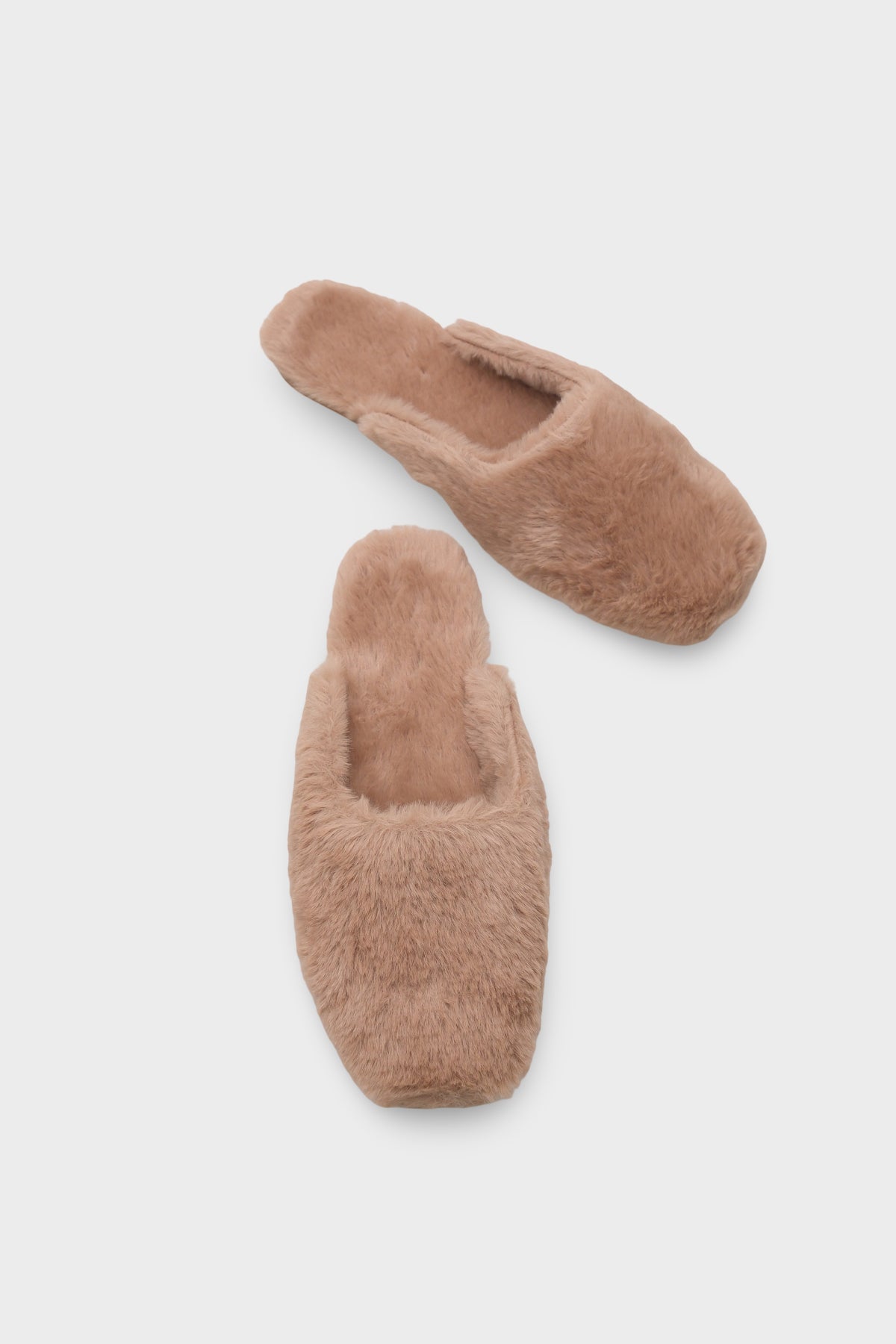 Cecile Kadın Peluş Burnu Kapalı Terlik