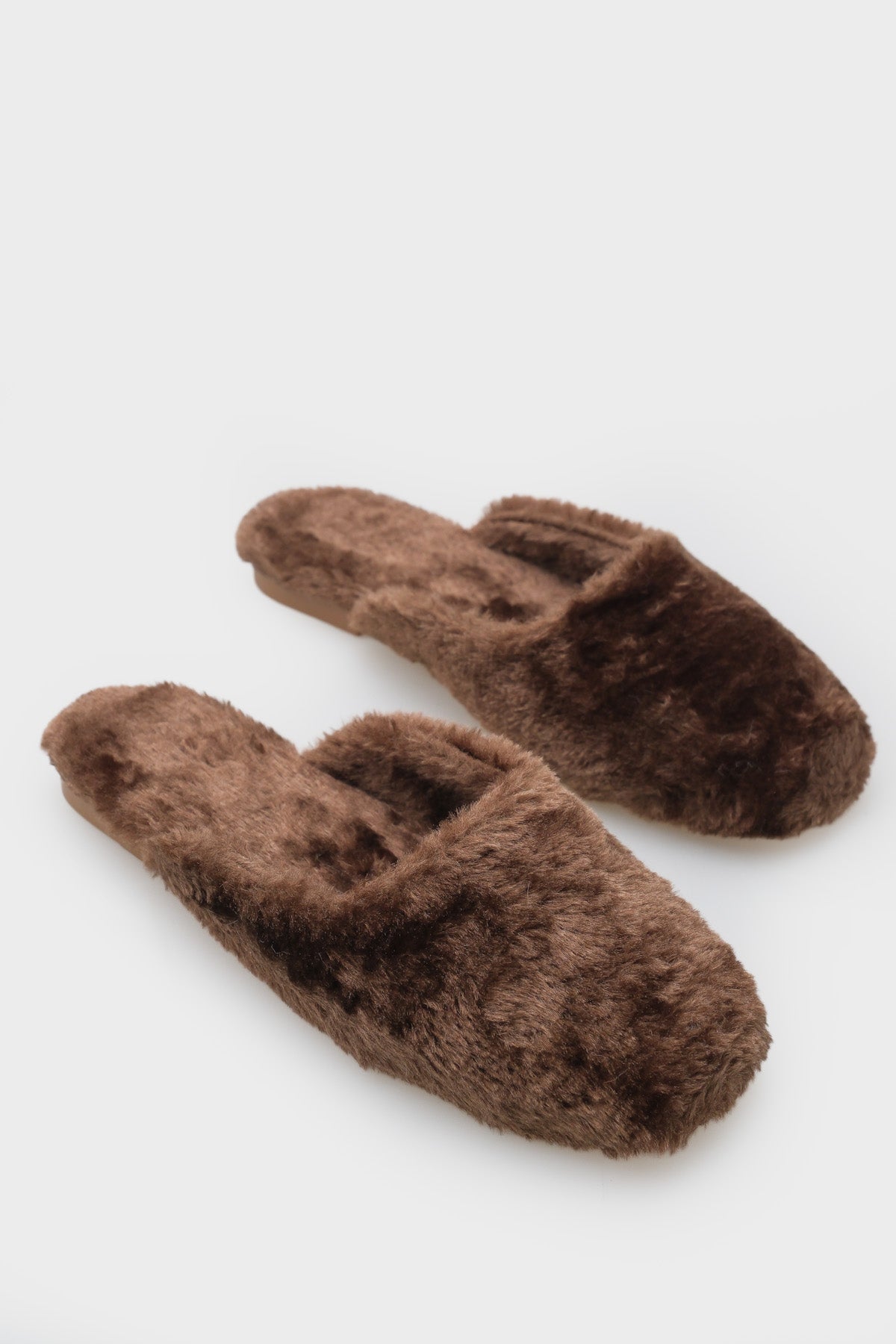 Cecile Kadın Peluş Burnu Kapalı Terlik