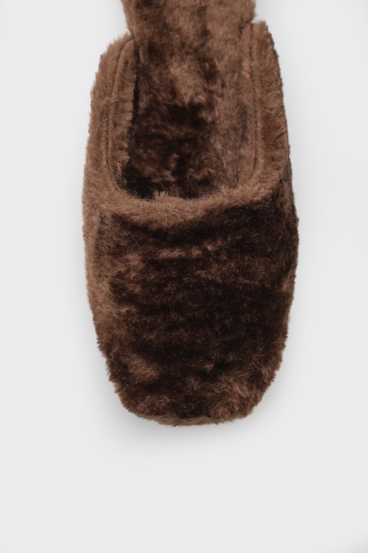 Cecile Kadın Peluş Burnu Kapalı Terlik