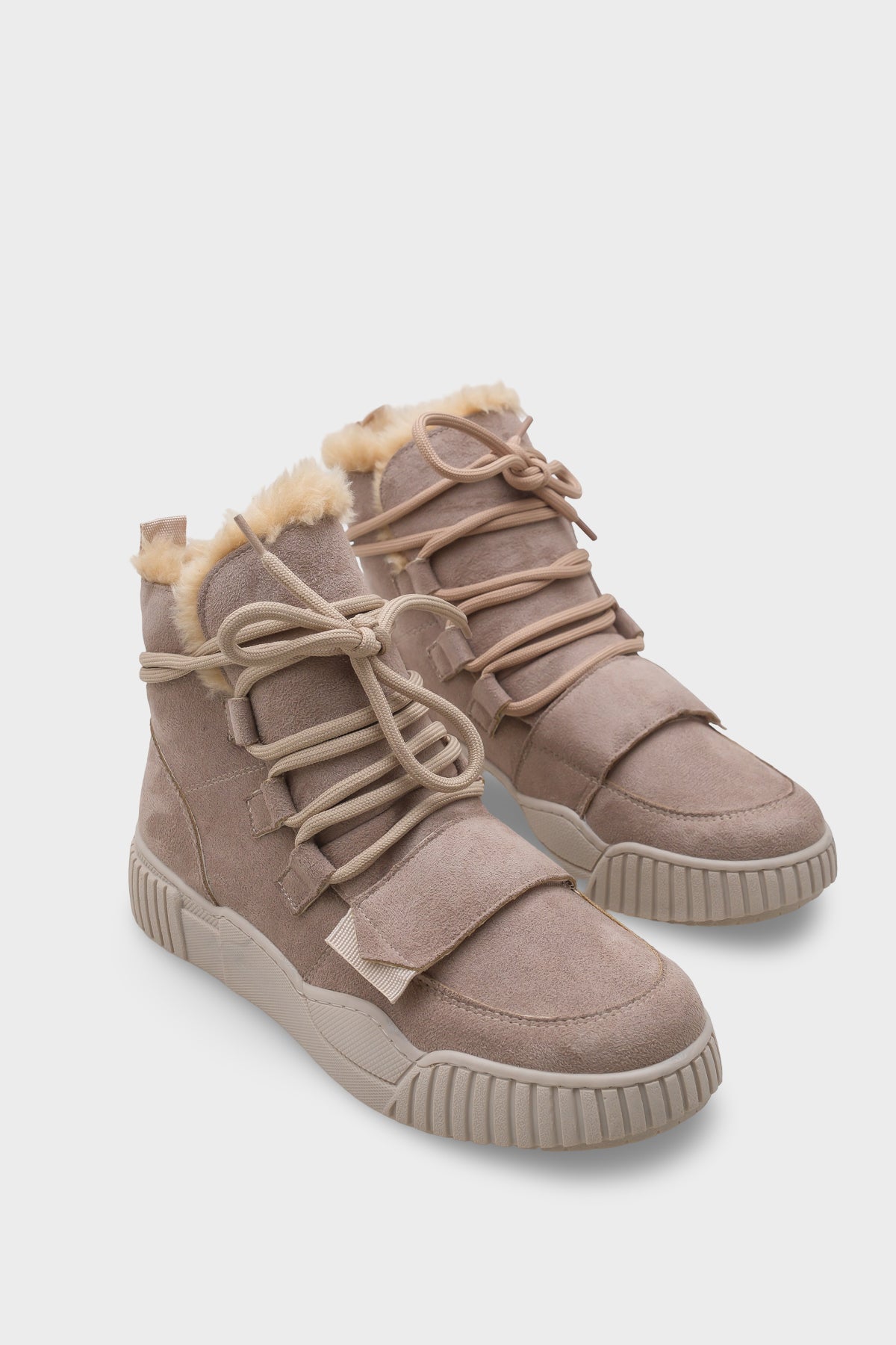 Sharron Kürklü Kadın Spor Bot