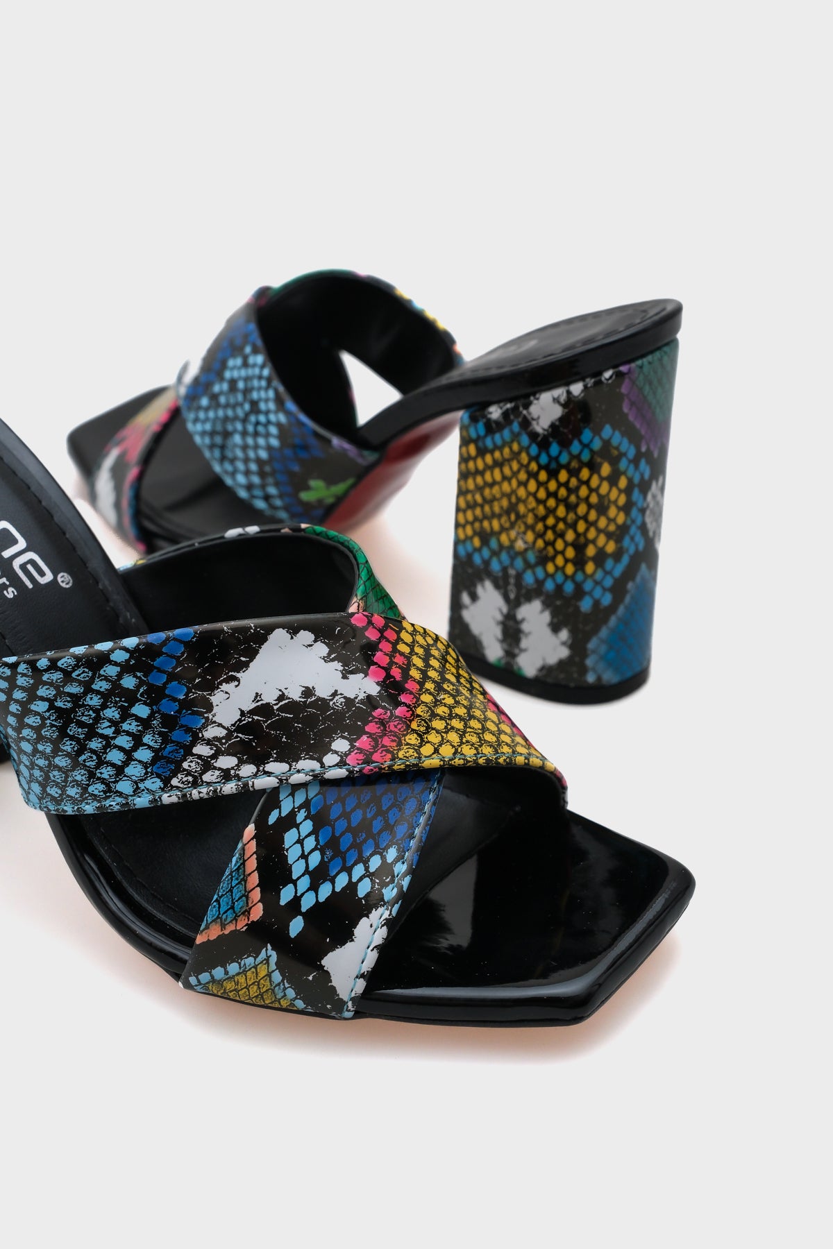 Loria 015 Topuklu Küt Burun Kadın Terlik