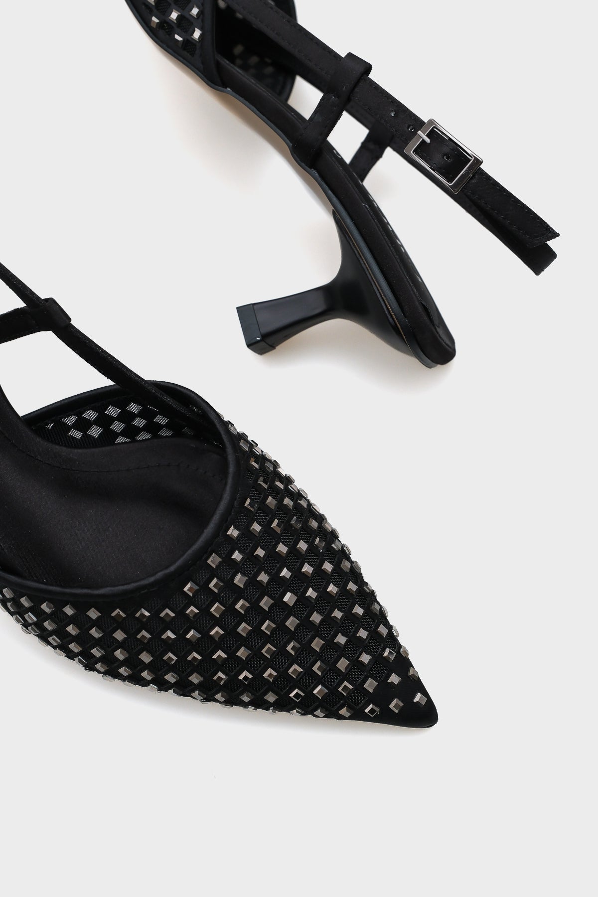 Olga Saten Taşlı Orta Topuklu Sivri Burunlu Arkası Açık Kadın Ayakkabı