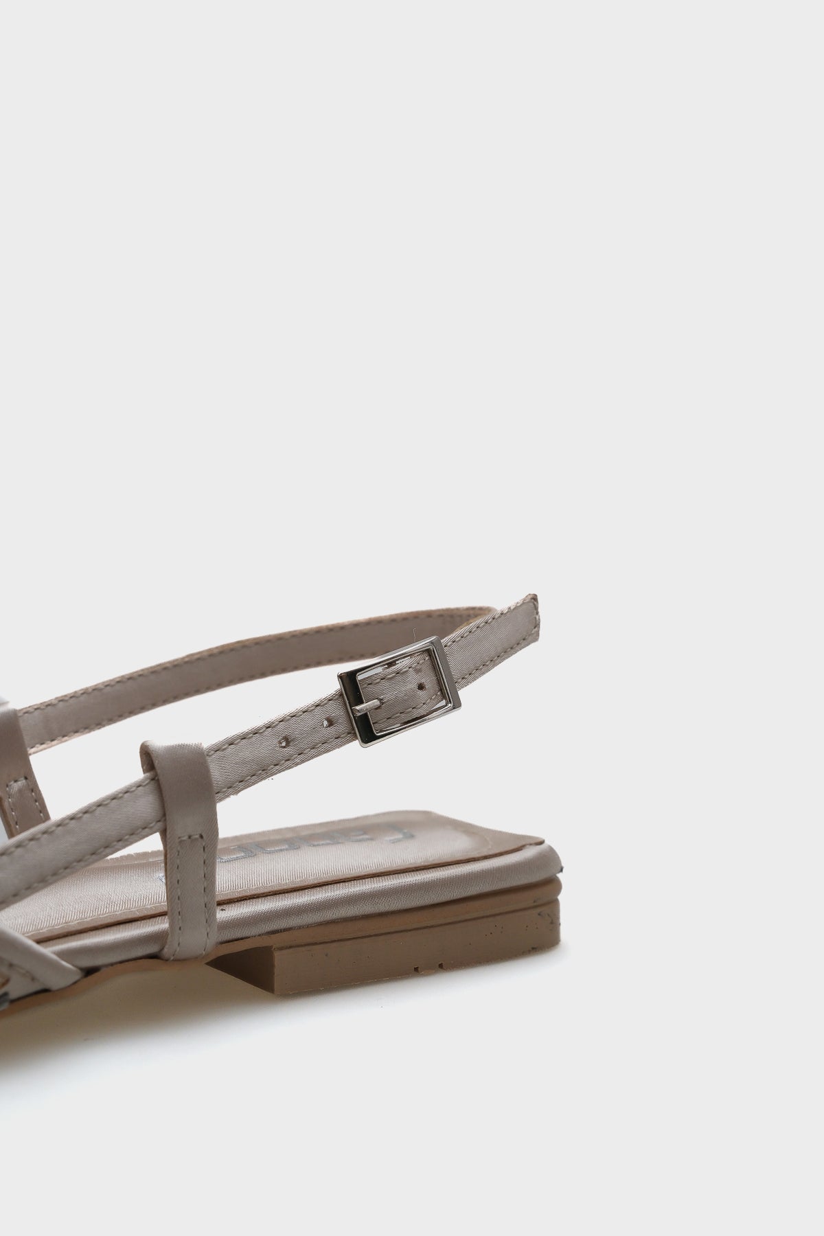 Alene Sivri Burunlu Fileli Taşlı Arkası Bantlı Kadın Babet