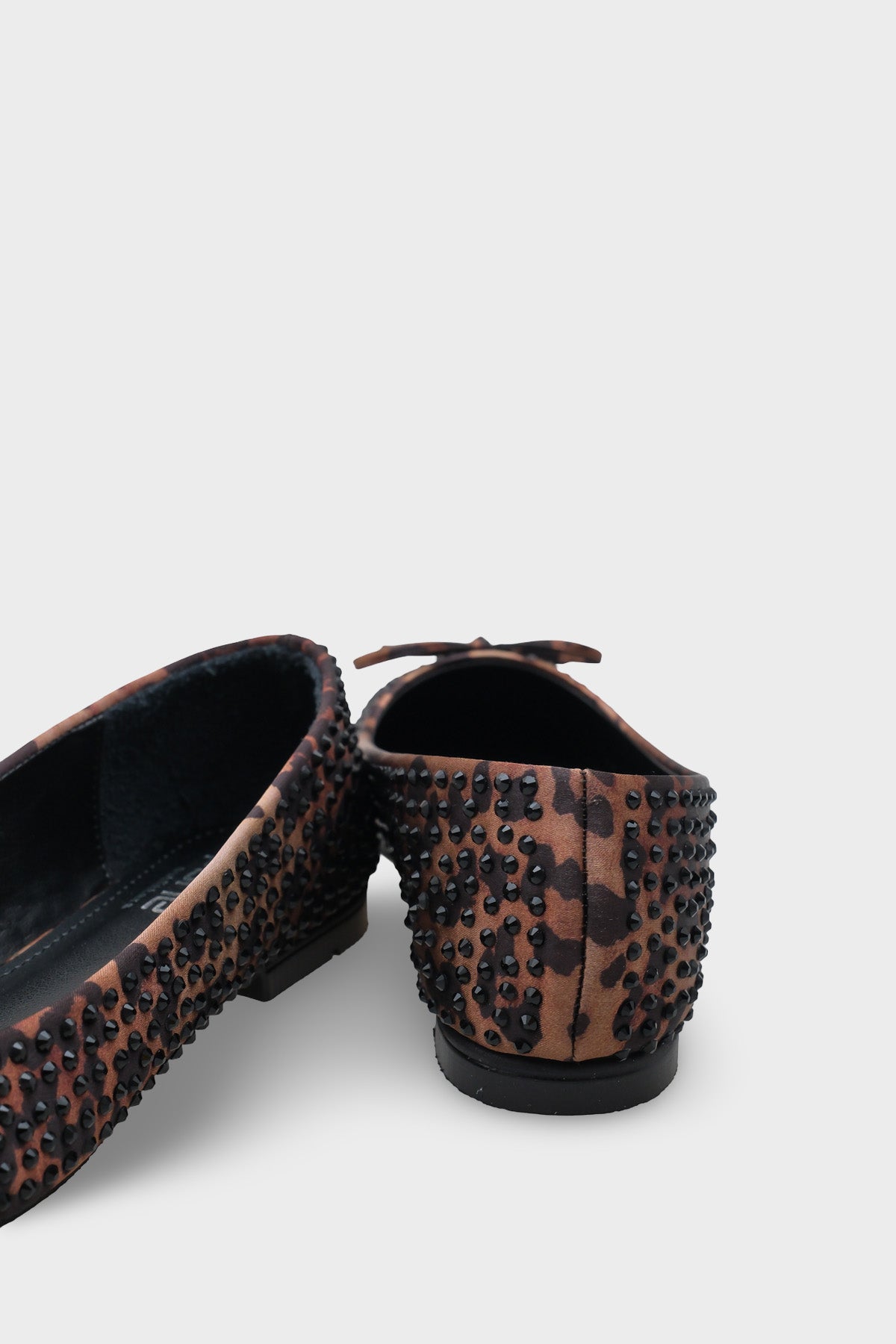 Judie Metal Küt Burunlu Taşlı Babet