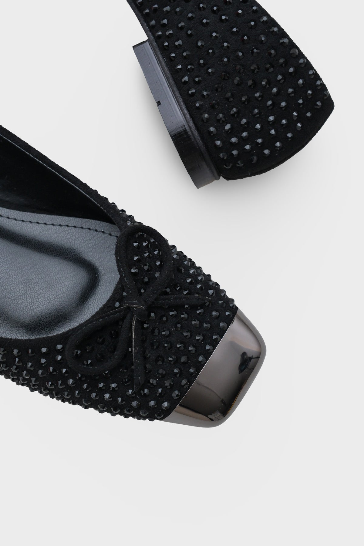 Judie Metal Küt Burunlu Taşlı Babet