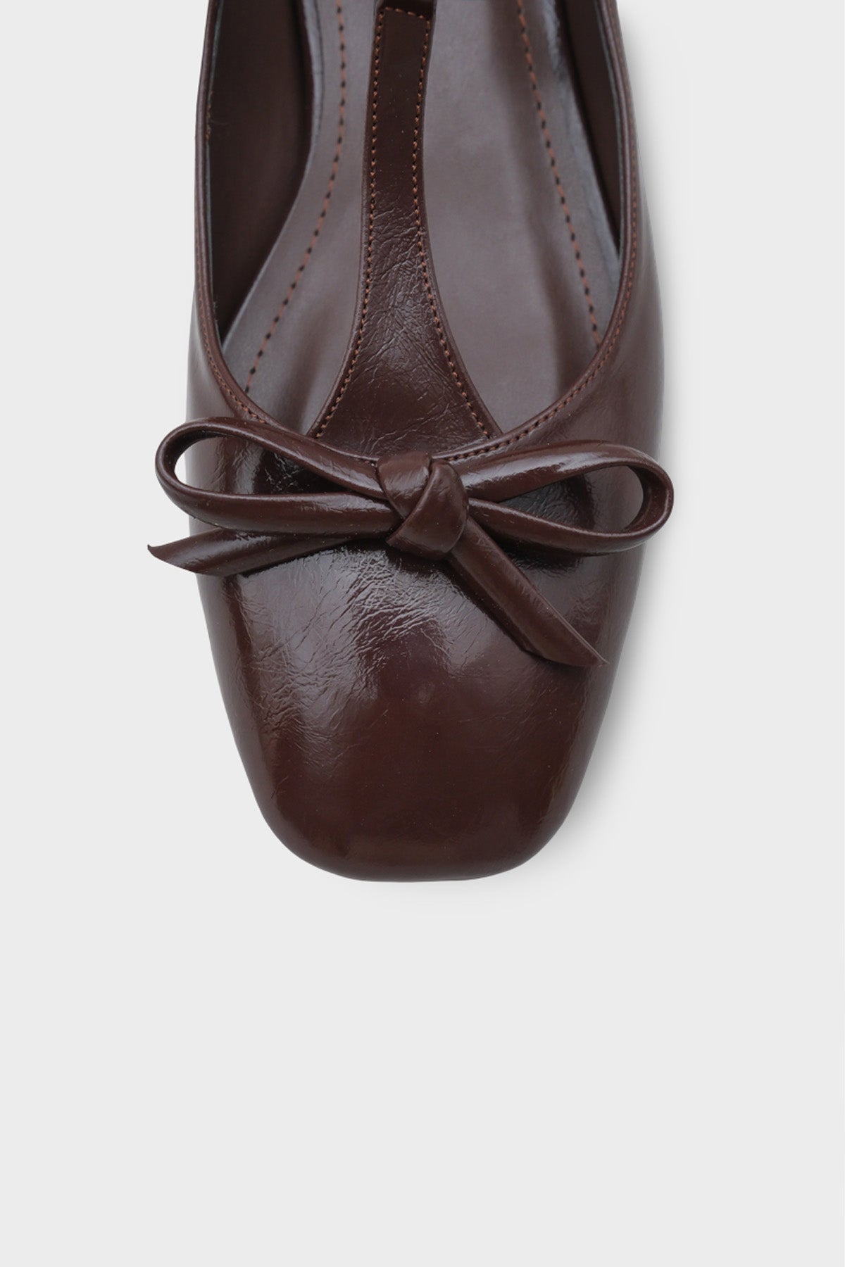 Suzi Küt Burunlu Bantlı Tokalı Kadın Babet