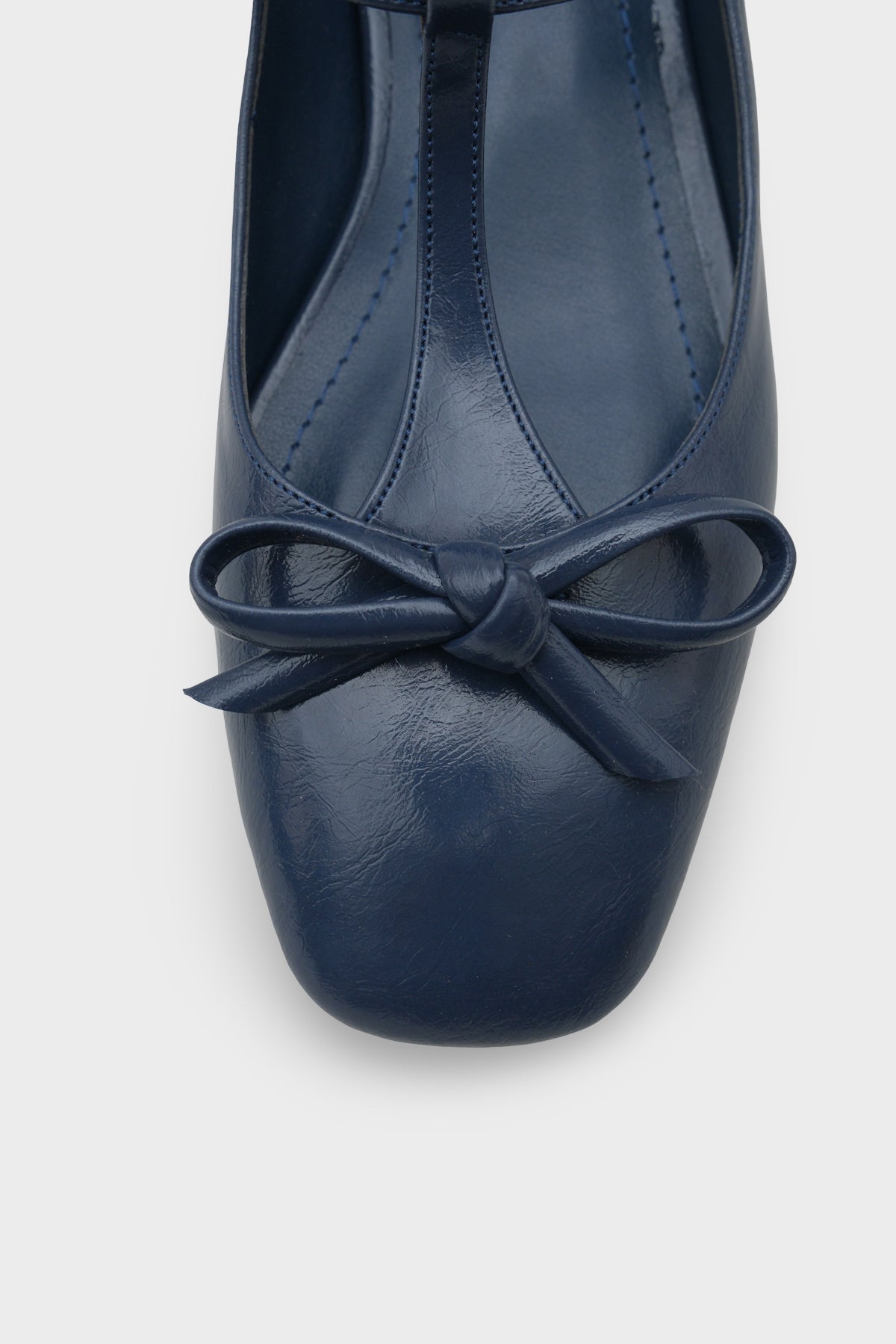 Suzi Küt Burunlu Bantlı Tokalı Kadın Babet