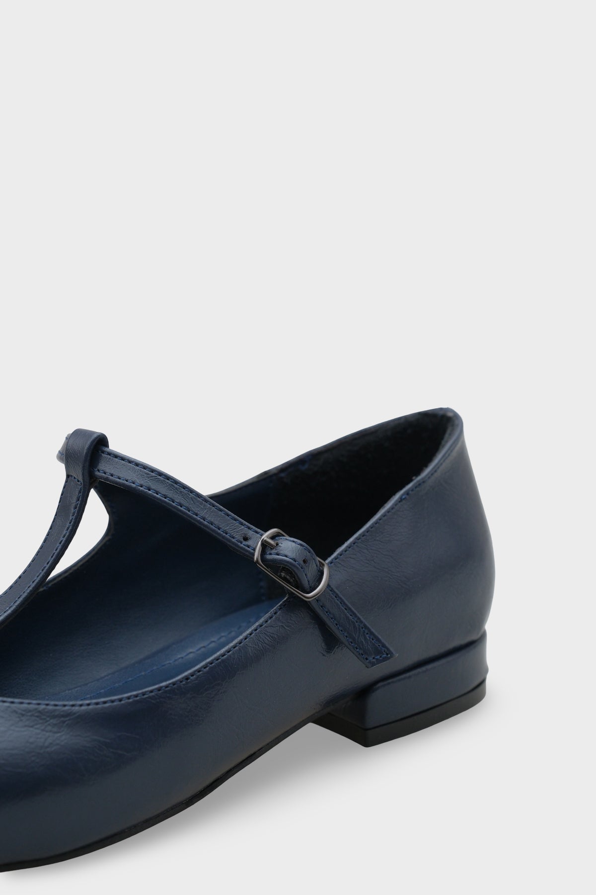 Suzi Küt Burunlu Bantlı Tokalı Kadın Babet