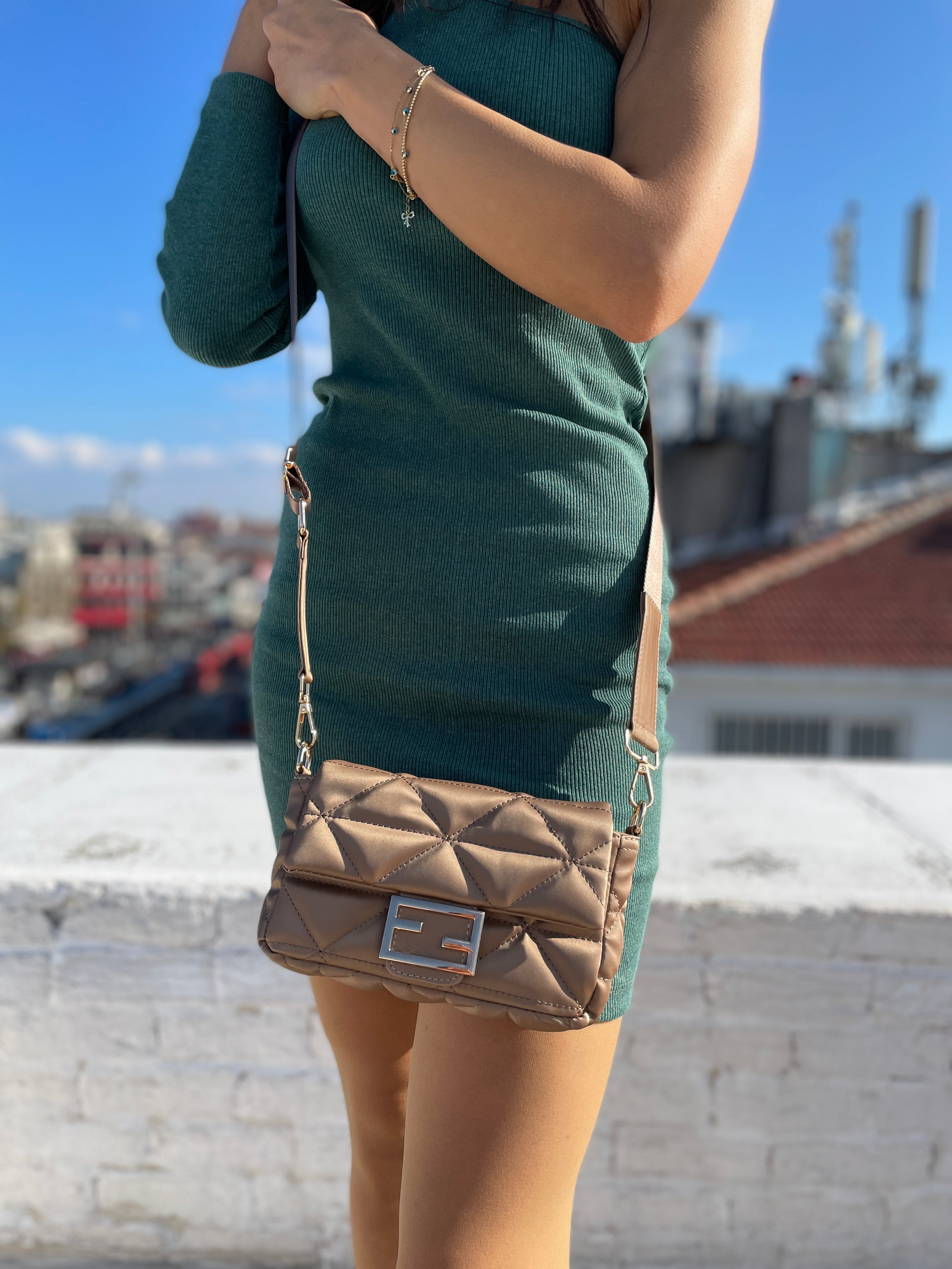 İbiza Saten Kapitone Desenli Kadın Çanta