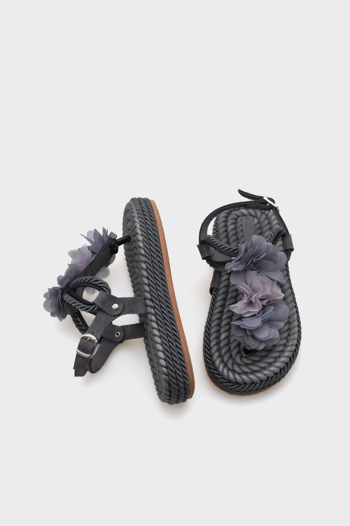 Cornelia Hasır Parmak Arası Çiçekli Kadın Sandalet