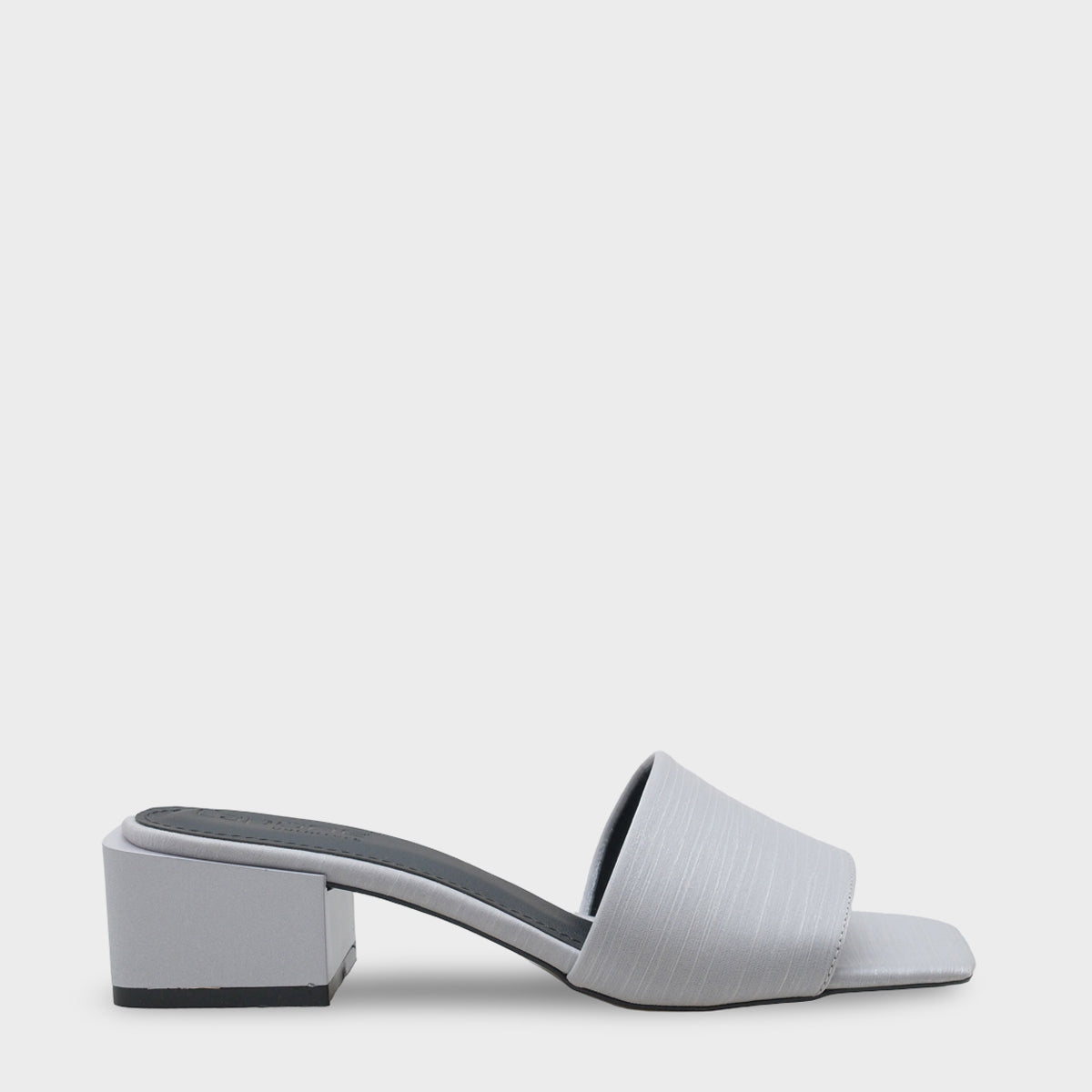 Cathleen Küt Burunlu Orta Topuklu Saten Kadın Terlik