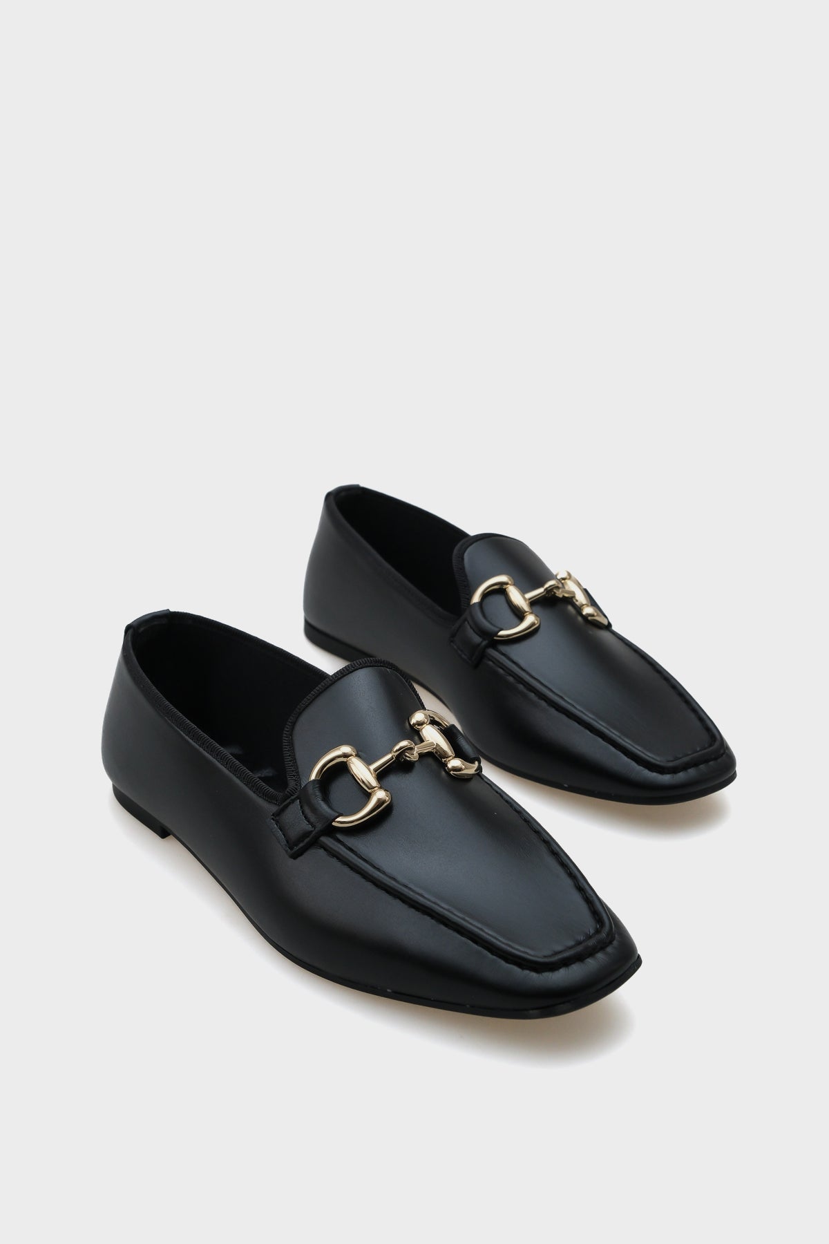 Metal Tokalı Kadın Loafer