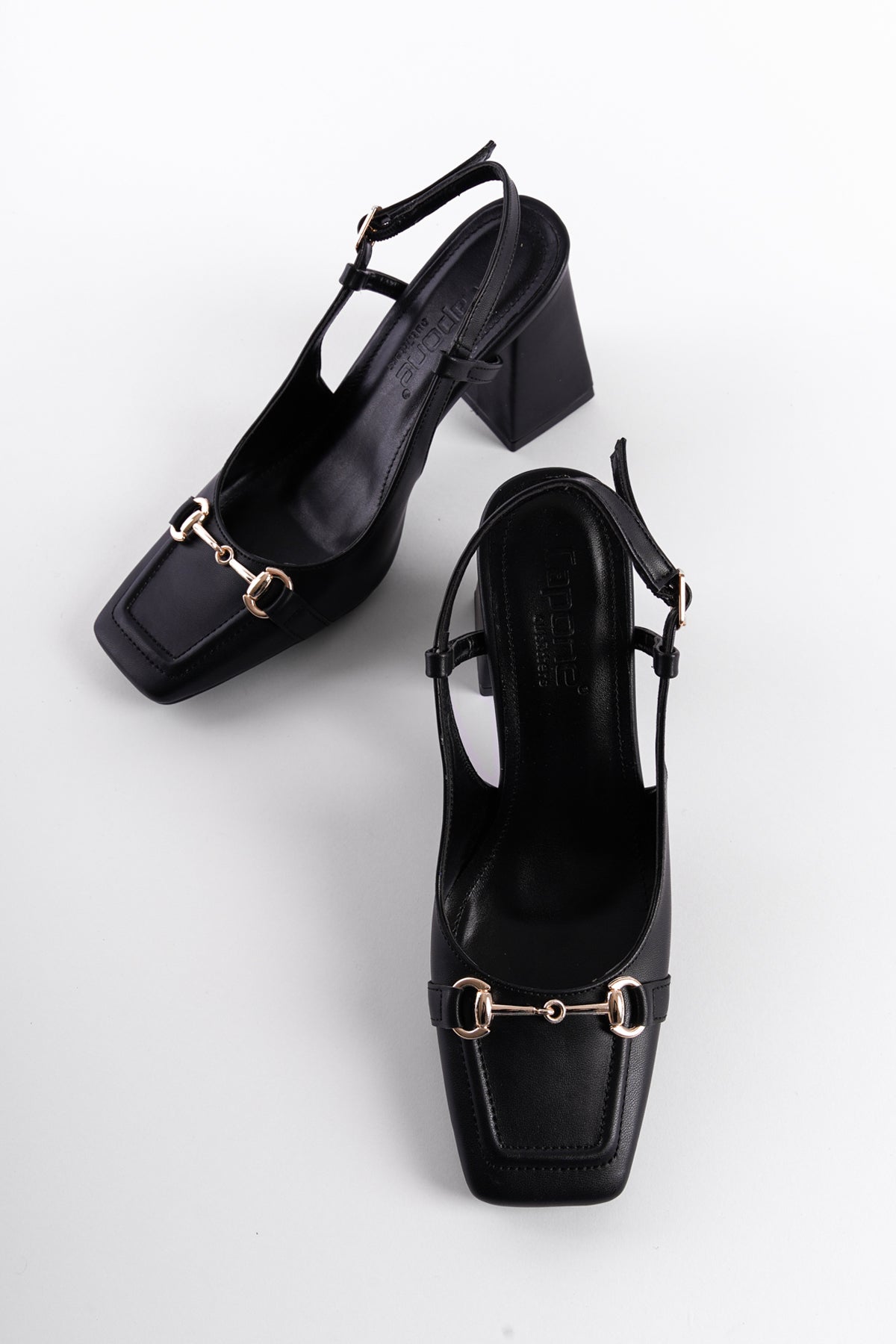 Kalın Topuklu Arkası Açık Tokalı Küt Burunlu Kadın Ayakkabı