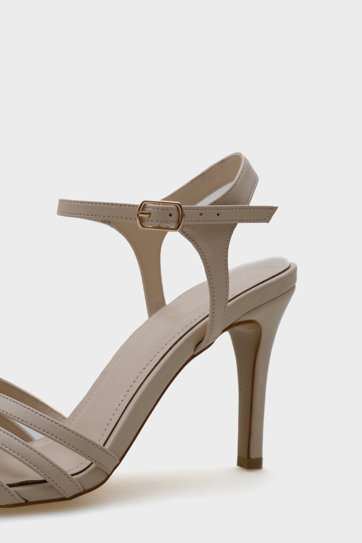 Corri Topuklu Kafes Örgülü Bilekten Bantlı Kadın Sandalet